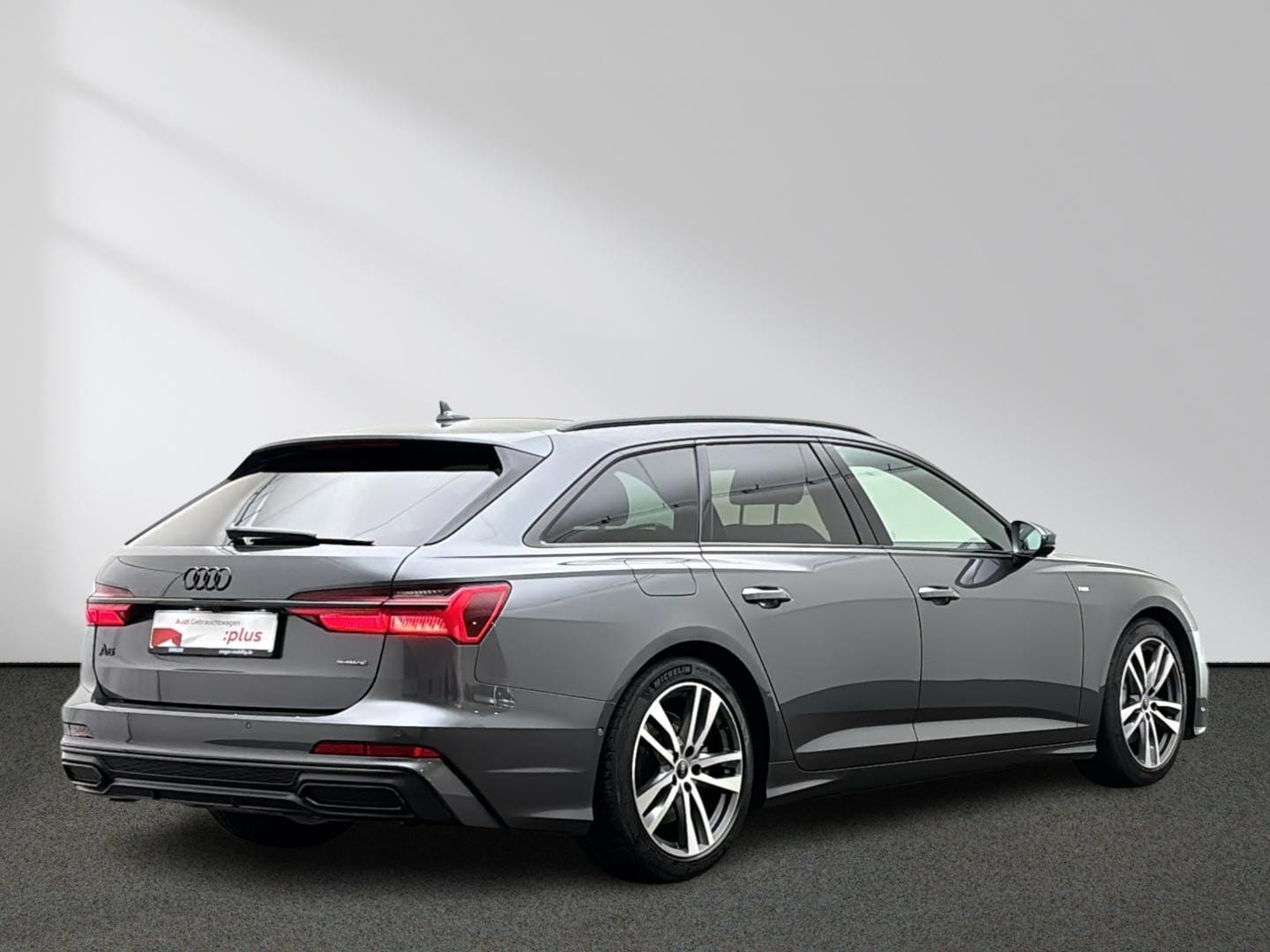 Bild über Audi A6 Avant sport 45 TFSI quattro S tronic - für weitere Informationen kontaktieren Sie den Audi Partner