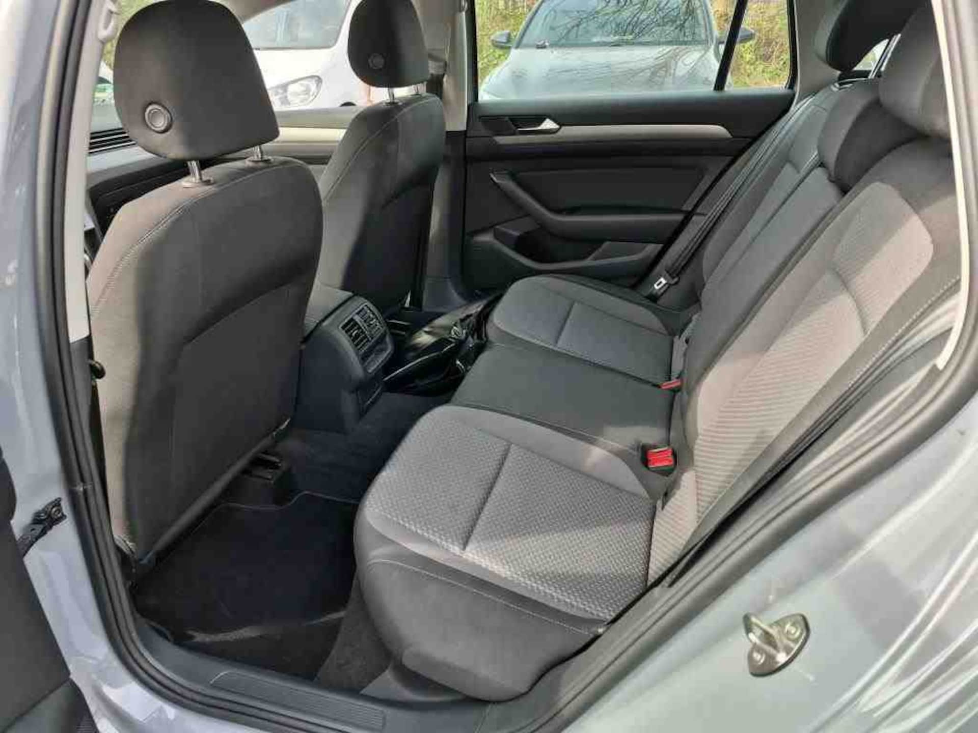 Volkswagen Passat Variant Basis-Modell