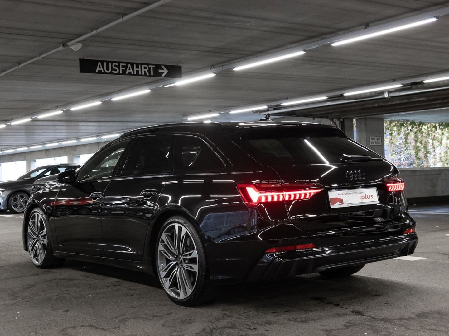 Bild über Audi S6 Avant TDI quattro tiptronic - für weitere Informationen kontaktieren Sie den Audi Partner
