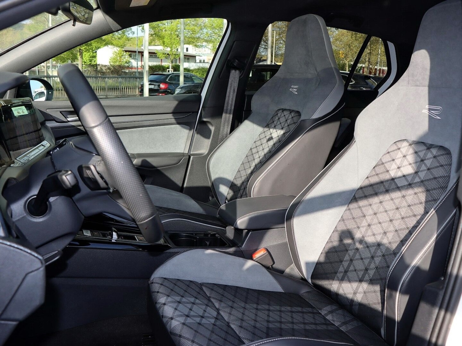 Volkswagen Golf R-Line
