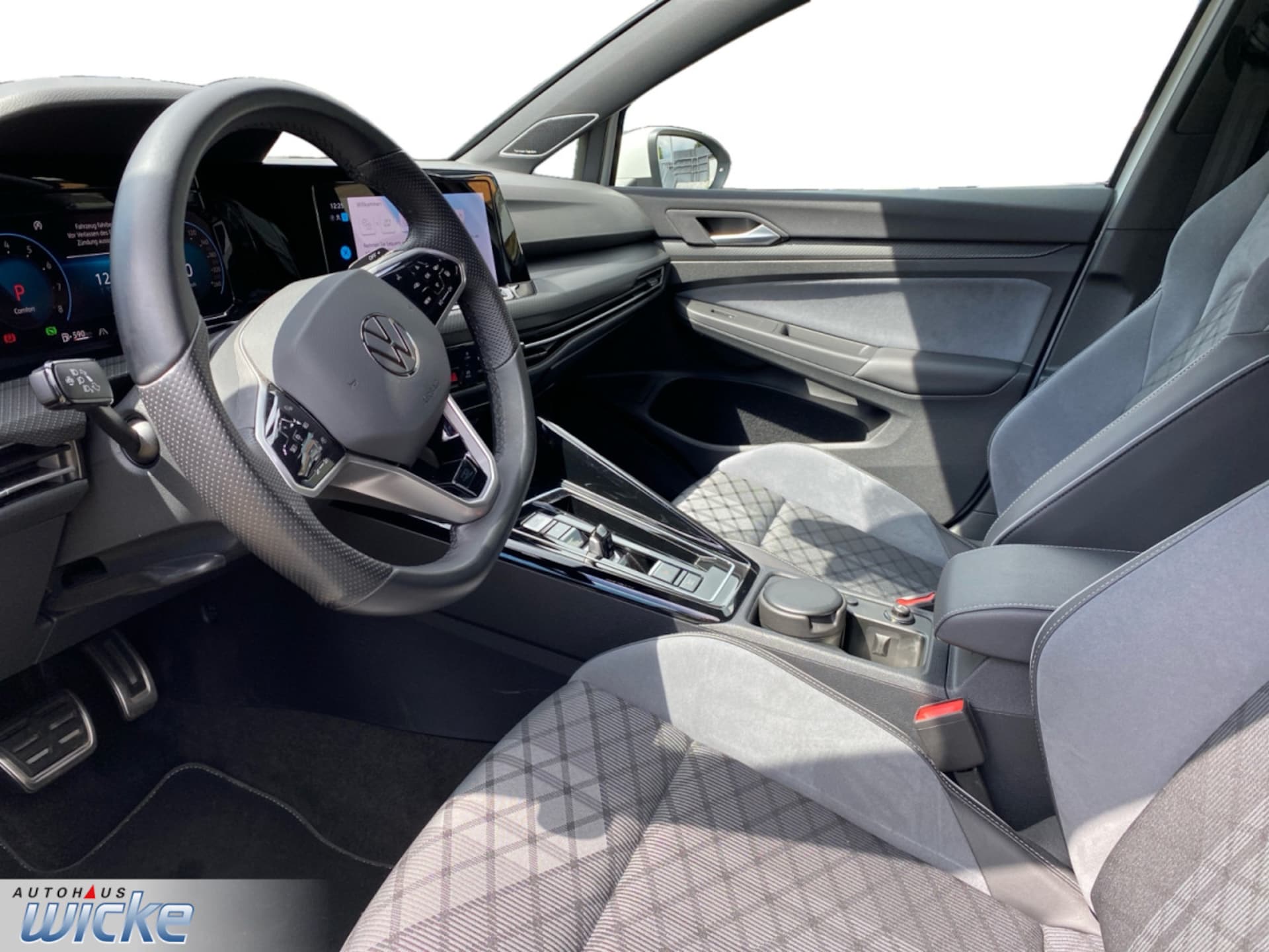 Volkswagen Golf R-Line