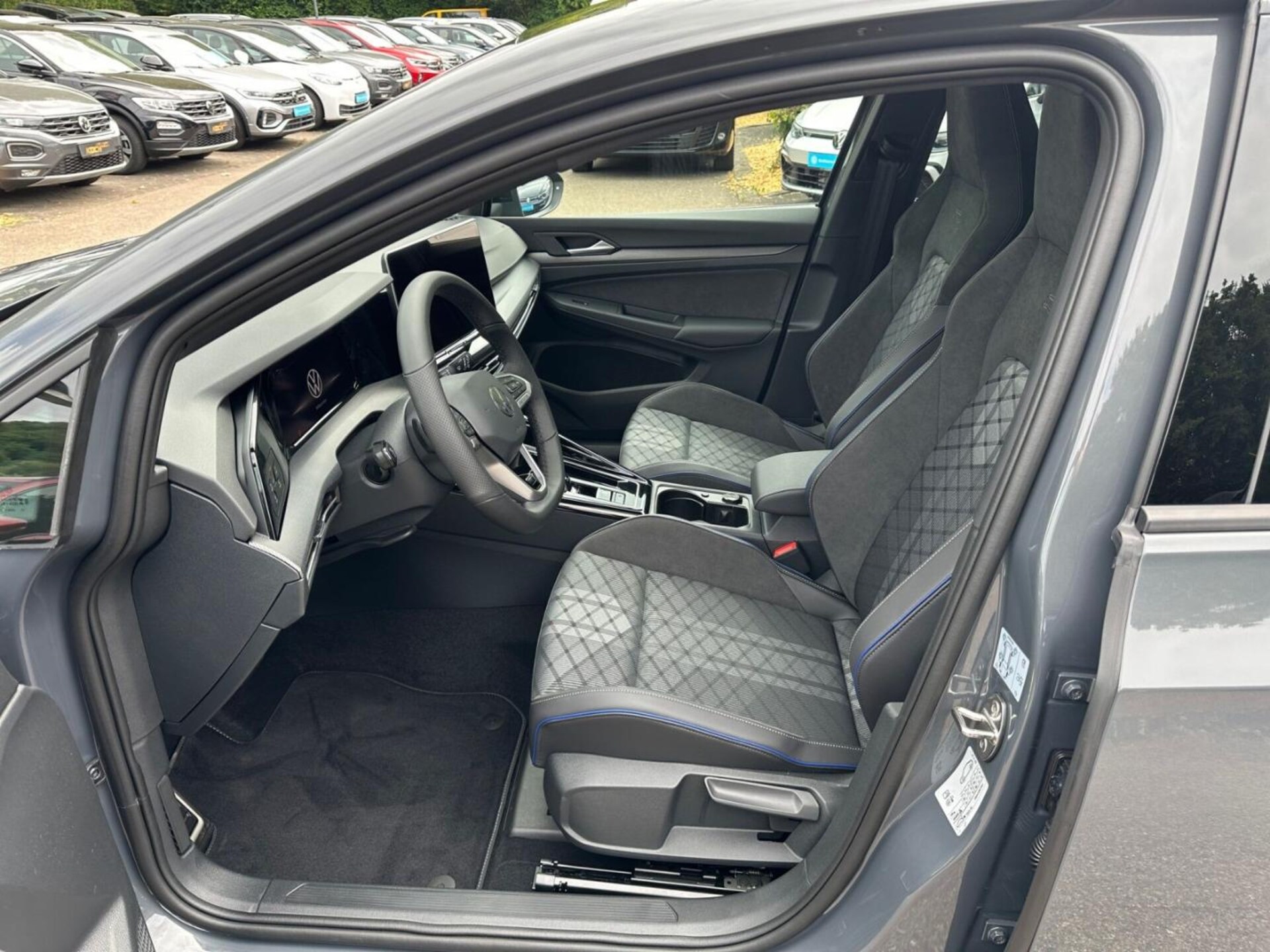 Volkswagen Golf R-Line