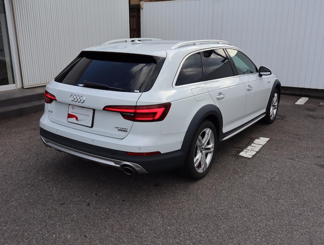 Audi A4 allroad quattro 45 TFSI for more details contact your dealer
