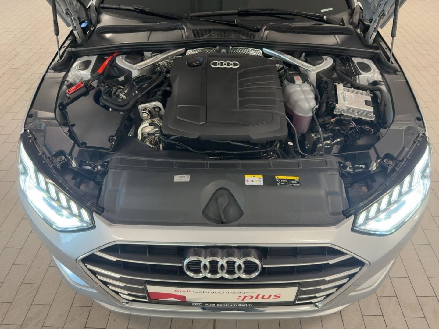 Bild über Audi A4 Avant advanced 35 TDI S tronic - für weitere Informationen kontaktieren Sie den Audi Partner