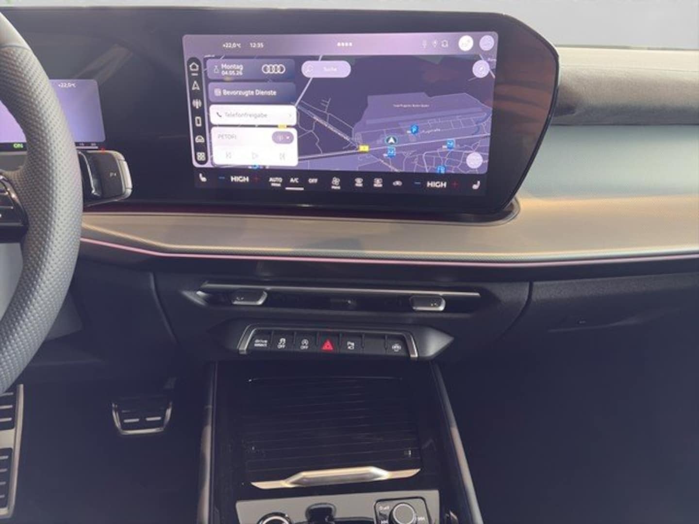 Bild über Audi Q3 SUV TFSI 110 kW S tronic - für weitere Informationen kontaktieren Sie den Audi Partner