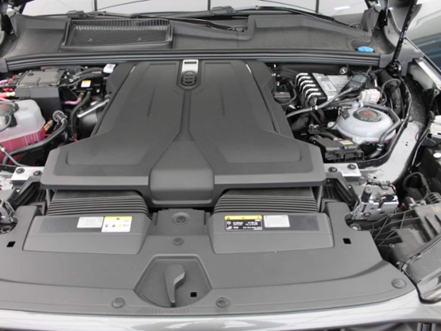 Bild über Audi Q7 SUV TDI quattro 220 kW tiptronic - für weitere Informationen kontaktieren Sie den Audi Partner