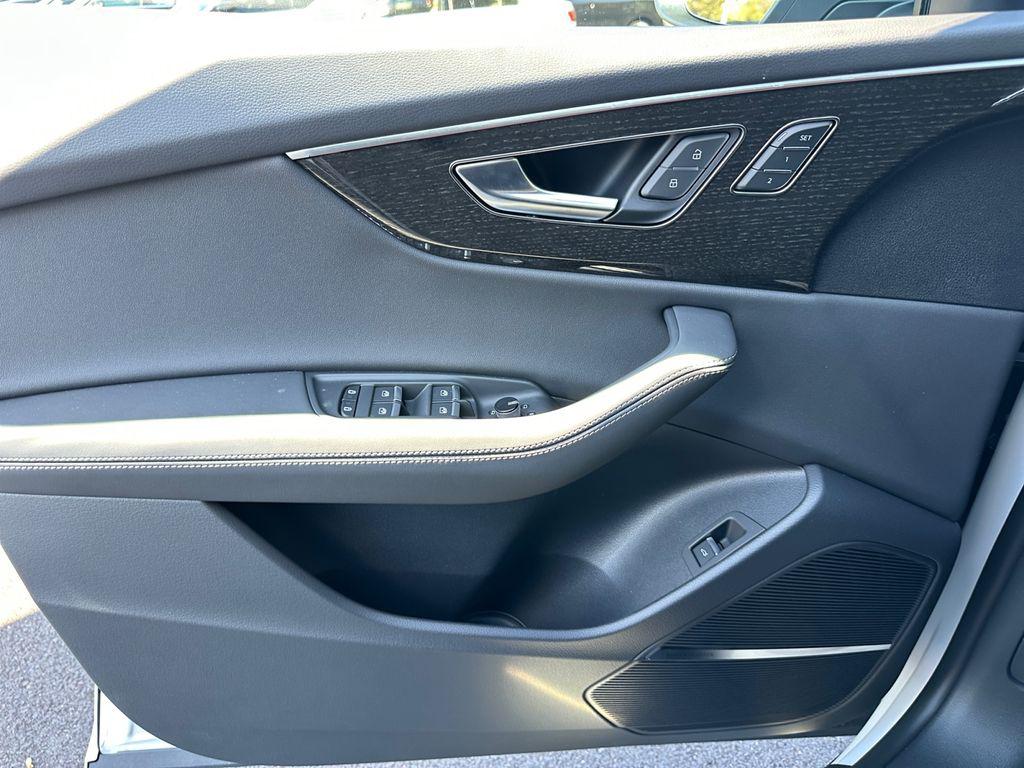 2026 Audi Q8 Premium Plus - Photo 25