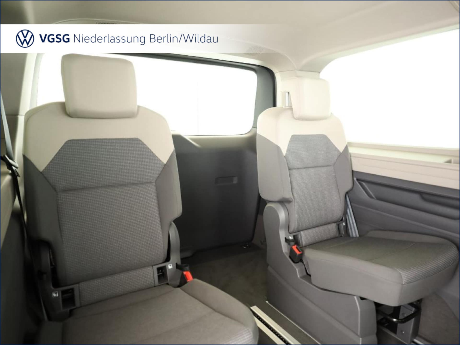 Volkswagen Multivan Langversion Basis-Modell