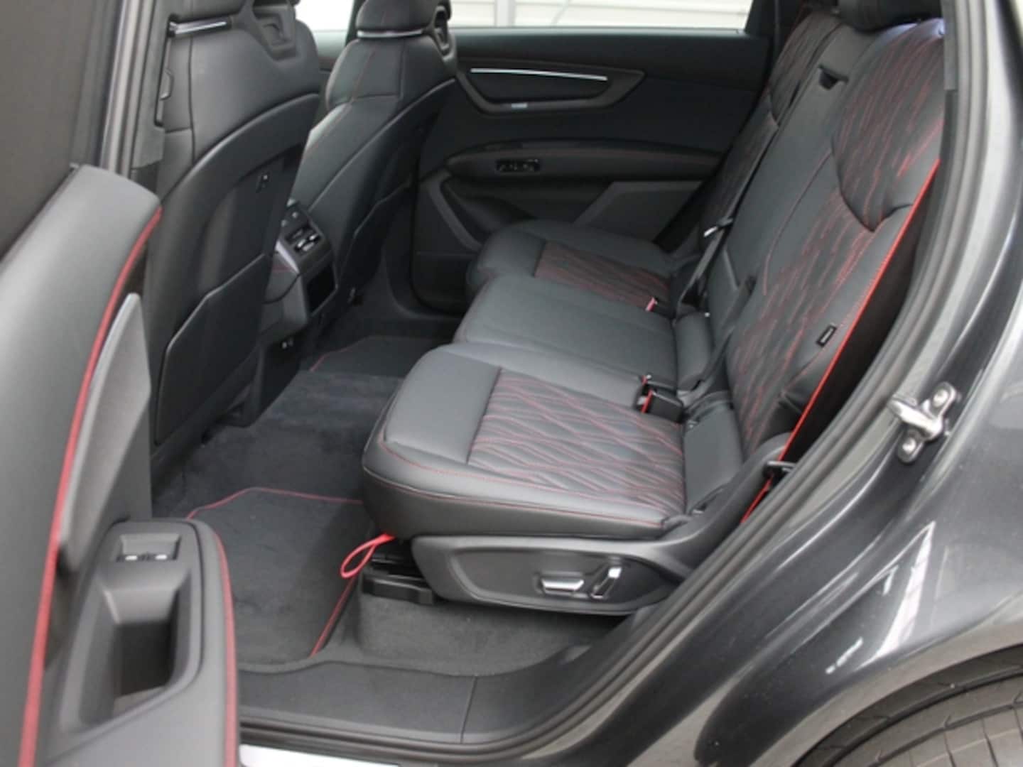 Bild über Audi Q7 SUV TDI quattro 220 kW tiptronic - für weitere Informationen kontaktieren Sie den Audi Partner