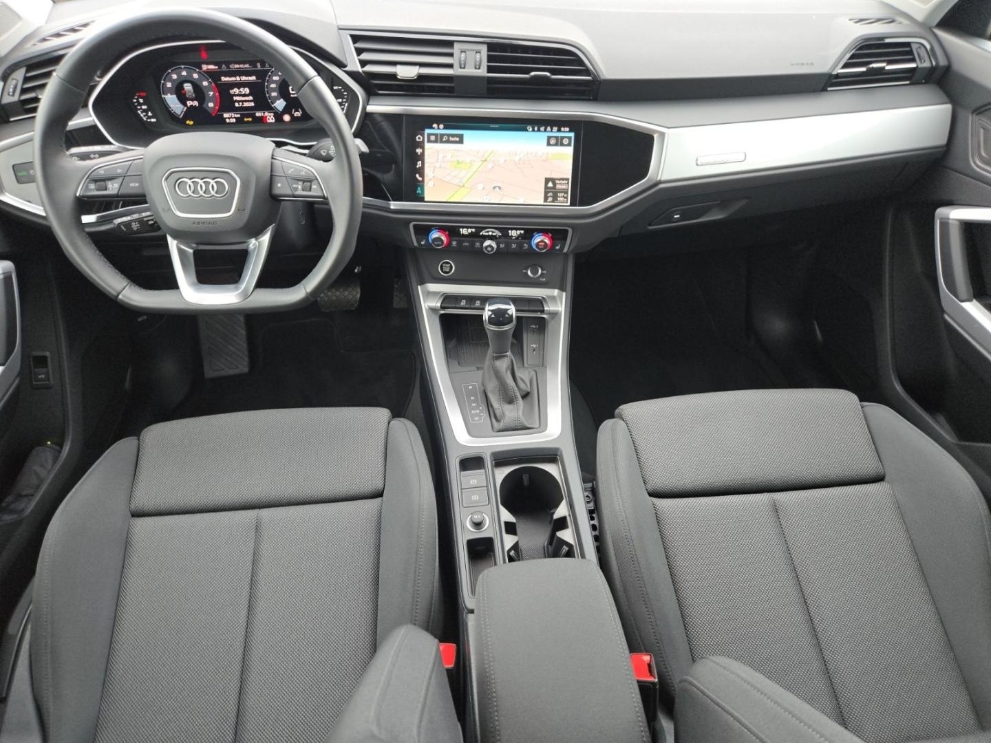 Bild über Audi Q3 TFSI quattro 140 kW S tronic - für weitere Informationen kontaktieren Sie den Audi Partner