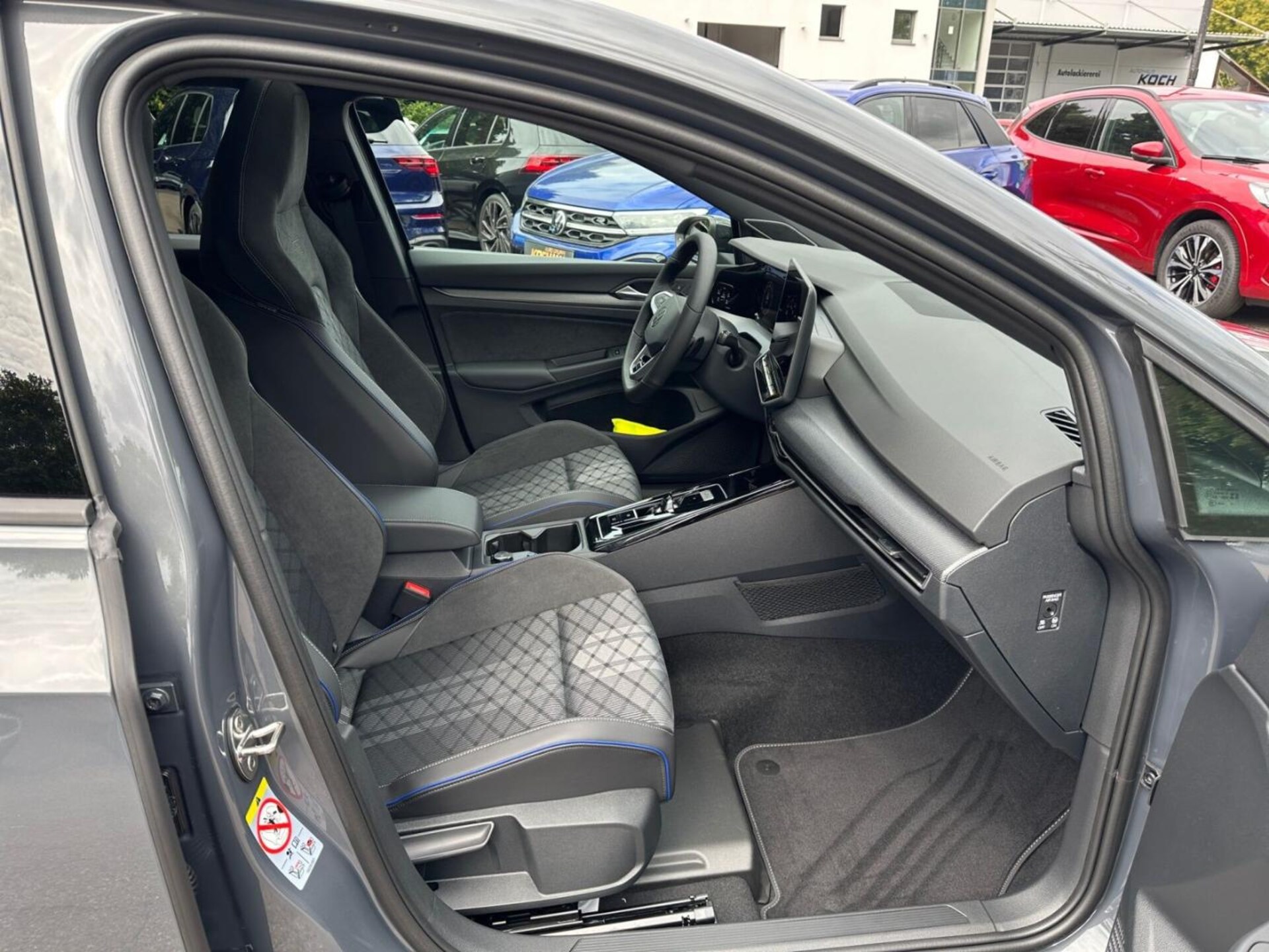 Volkswagen Golf R-Line