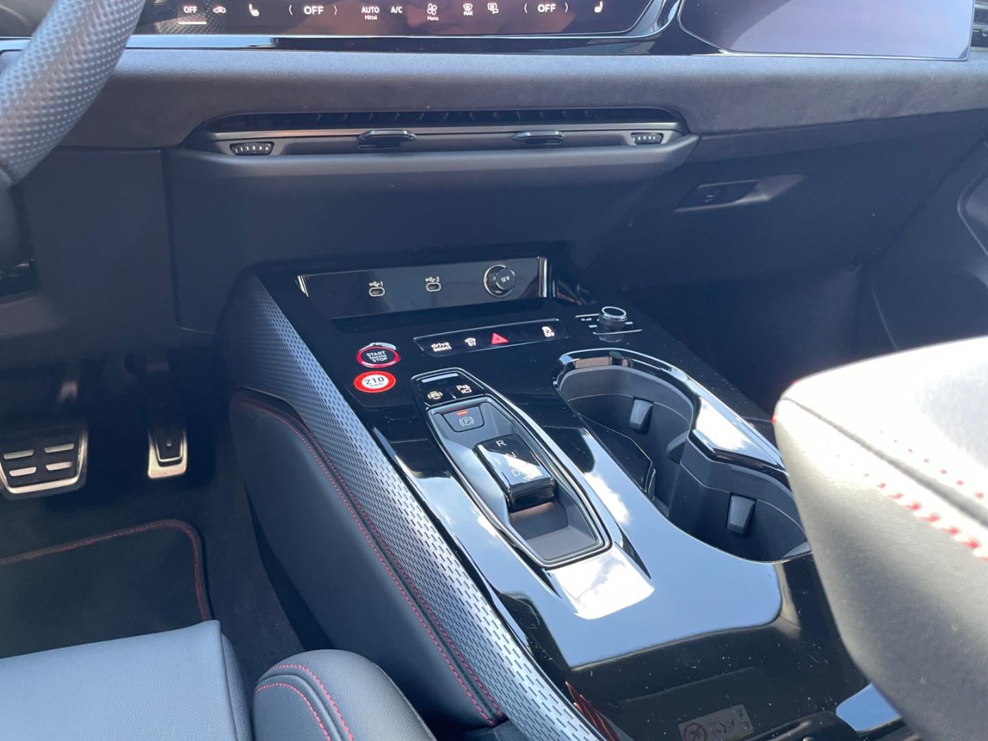 Bild über Audi A5 Avant e-hybrid e-hybrid quattro 270 kW S tronic - für weitere Informationen kontaktieren Sie den Audi Partner