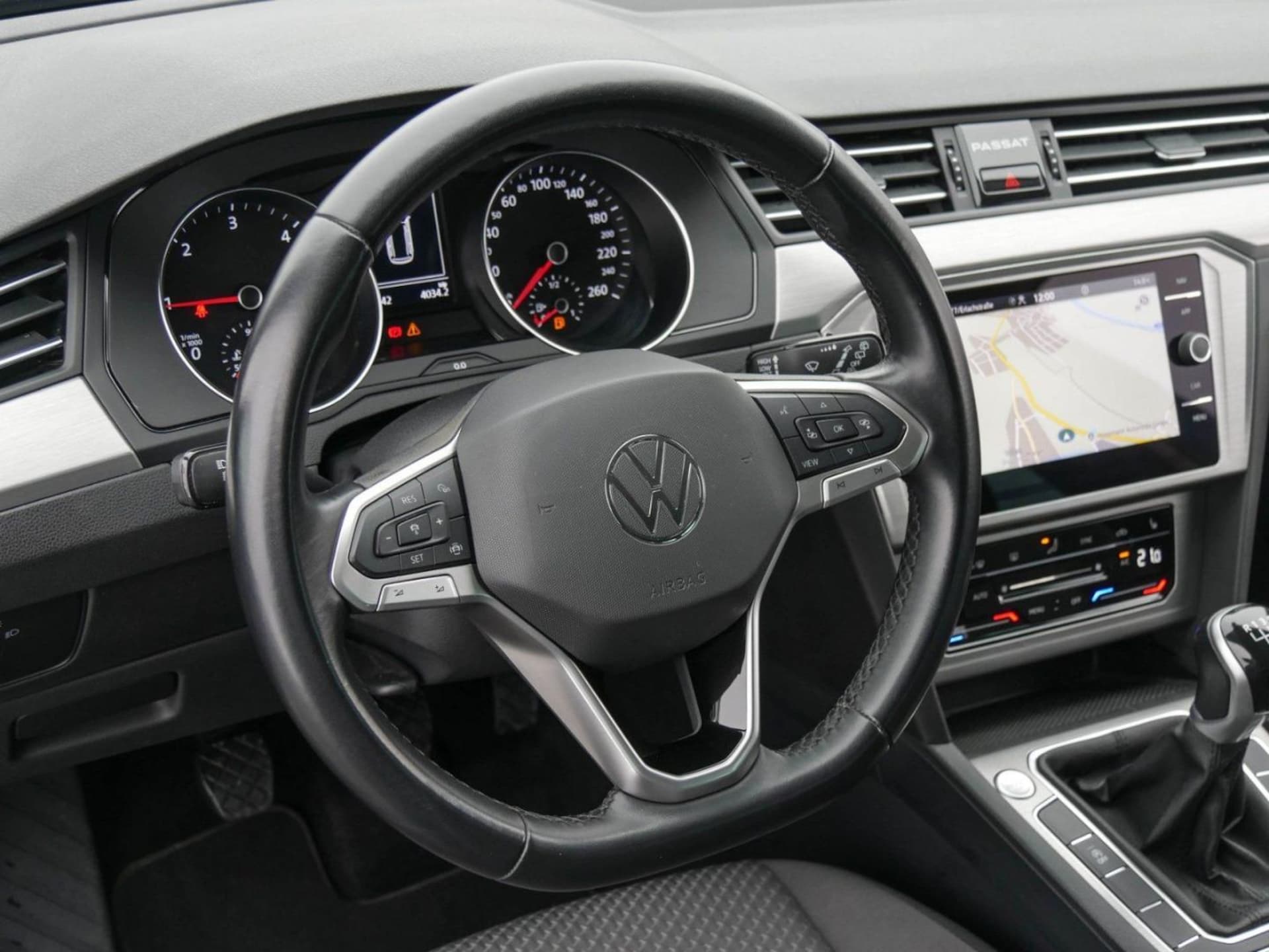 Volkswagen Passat Variant Basis-Modell