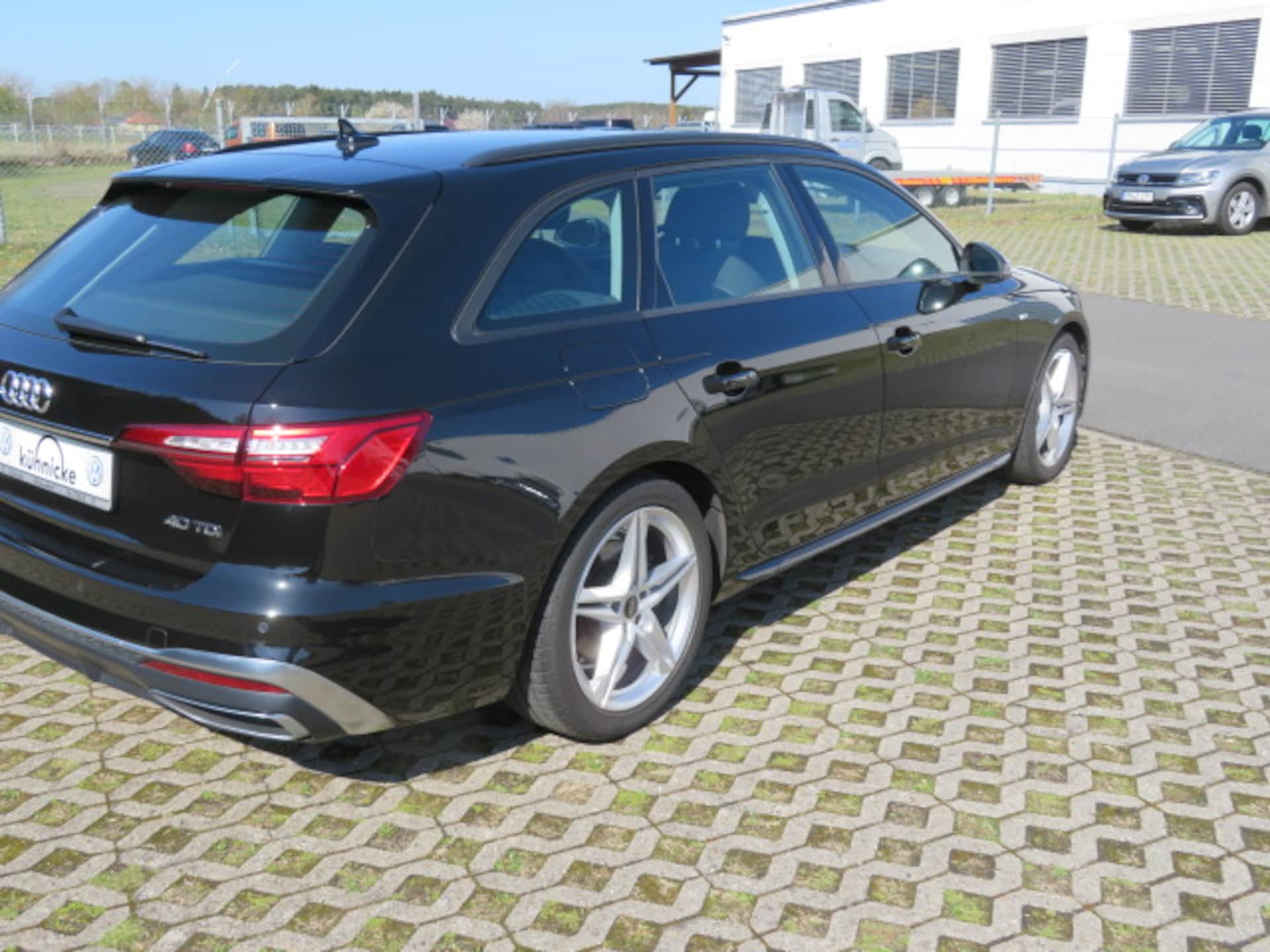 Audi A4 Avant S line