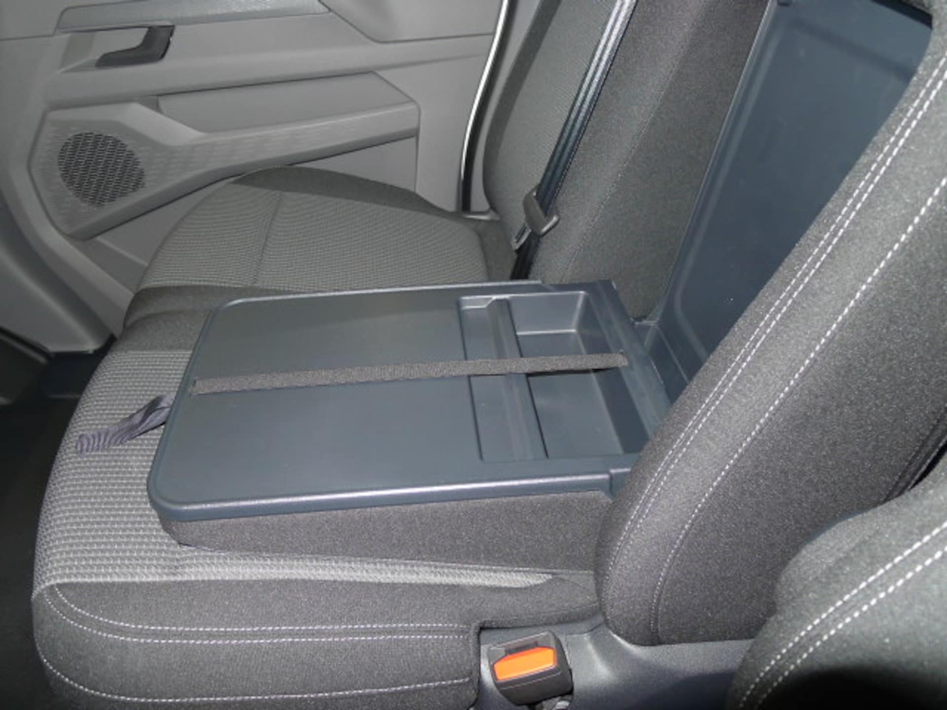 Volkswagen Transporter Kasten kurzer Radstand Basis-Modell