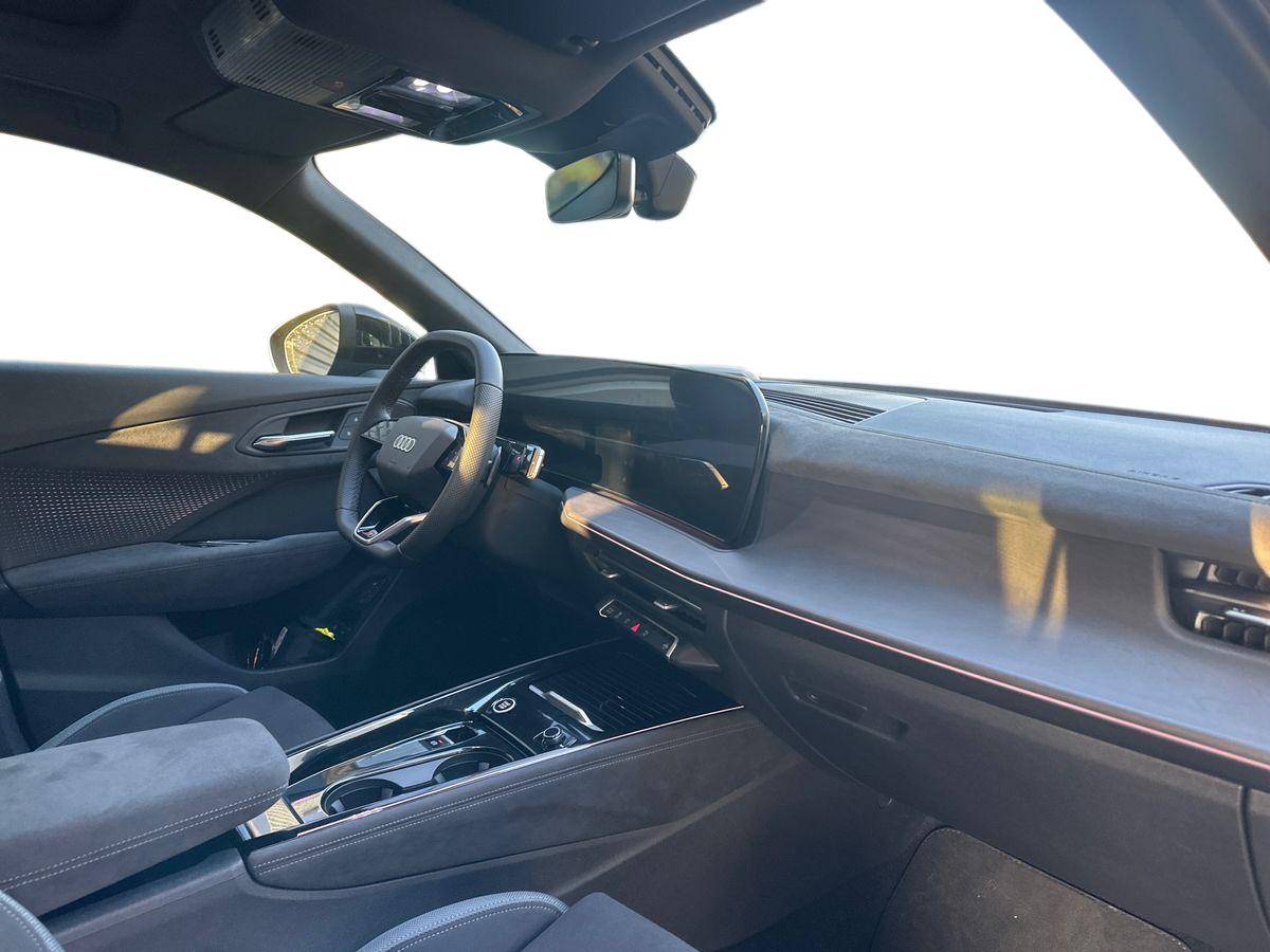 Image about Audi Q3 Sportback e-hybrid Design e-hybrid 272 ch S tronic