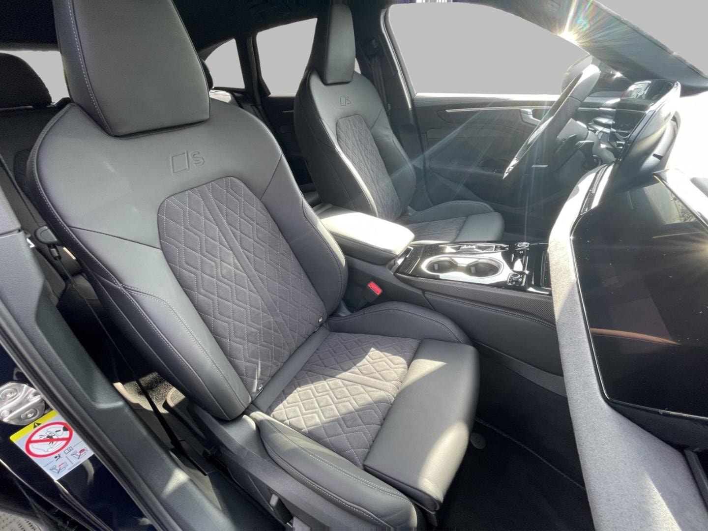 Bild über Audi A6 Avant edition one TDI quattro 150 kW S tronic - für weitere Informationen kontaktieren Sie den Audi Partner