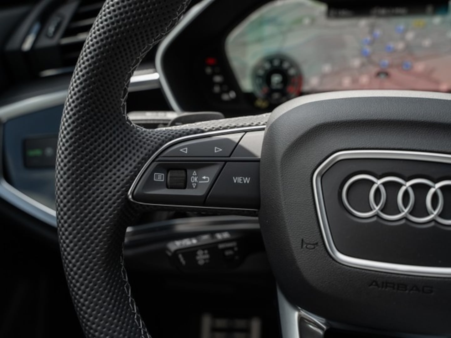 Bild über Audi Q3 S line 35 TFSI S tronic - für weitere Informationen kontaktieren Sie den Audi Partner