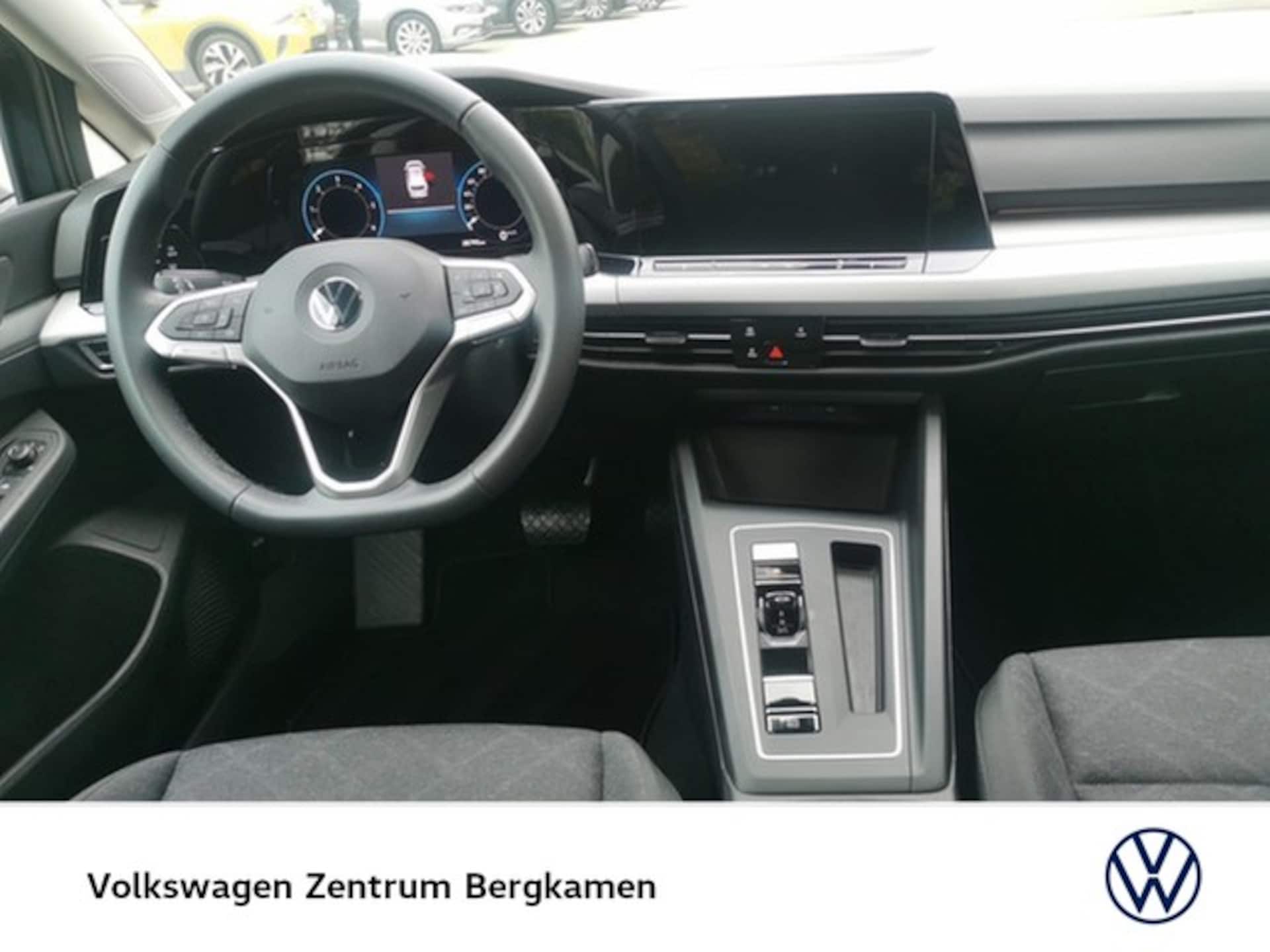 Volkswagen Golf Variant Life