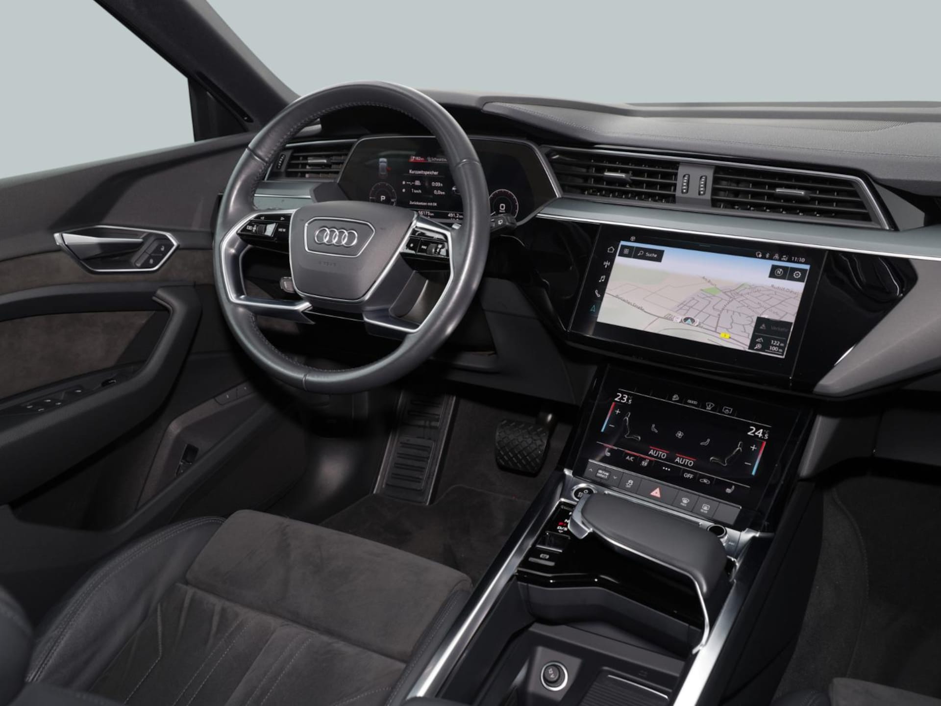 Audi e-tron S line