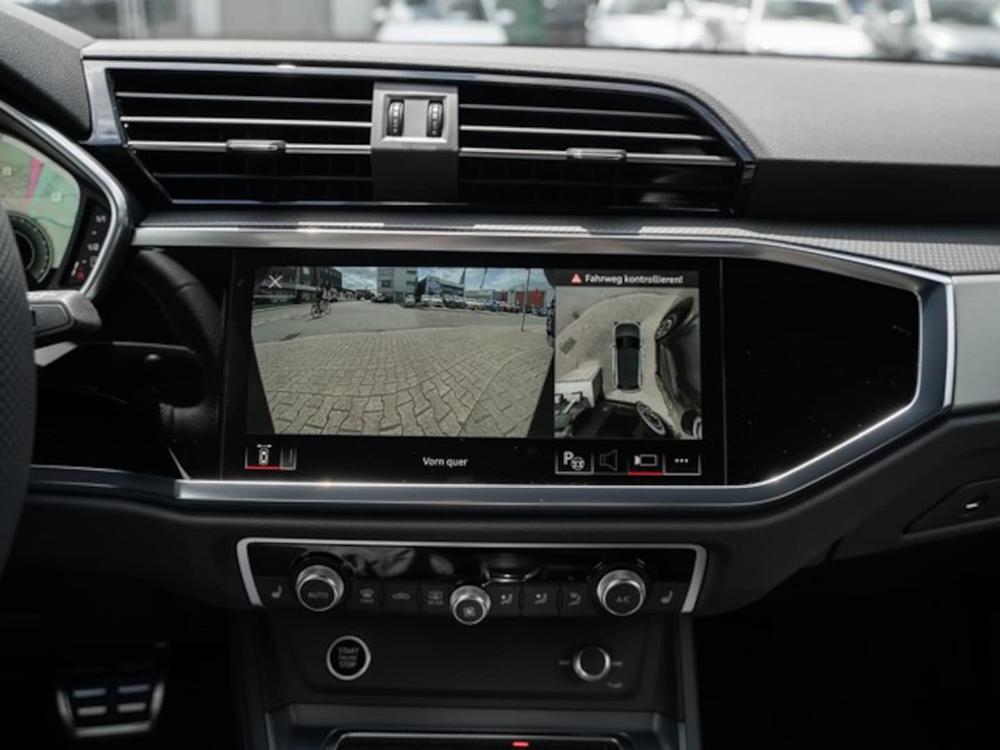 Bild über Audi Q3 S line 35 TFSI S tronic - für weitere Informationen kontaktieren Sie den Audi Partner