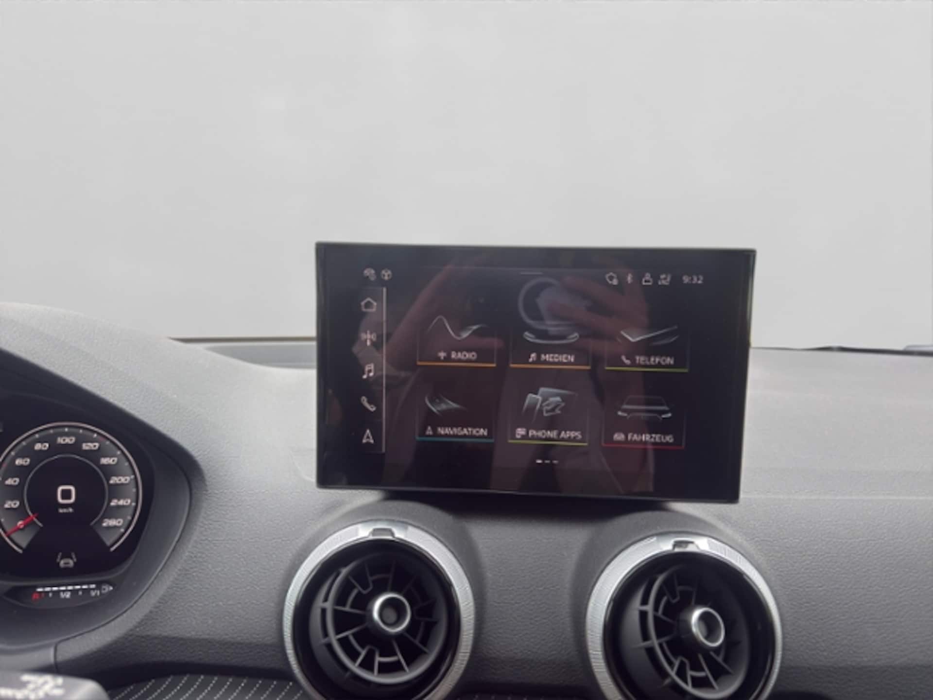 Audi Q2 S line
