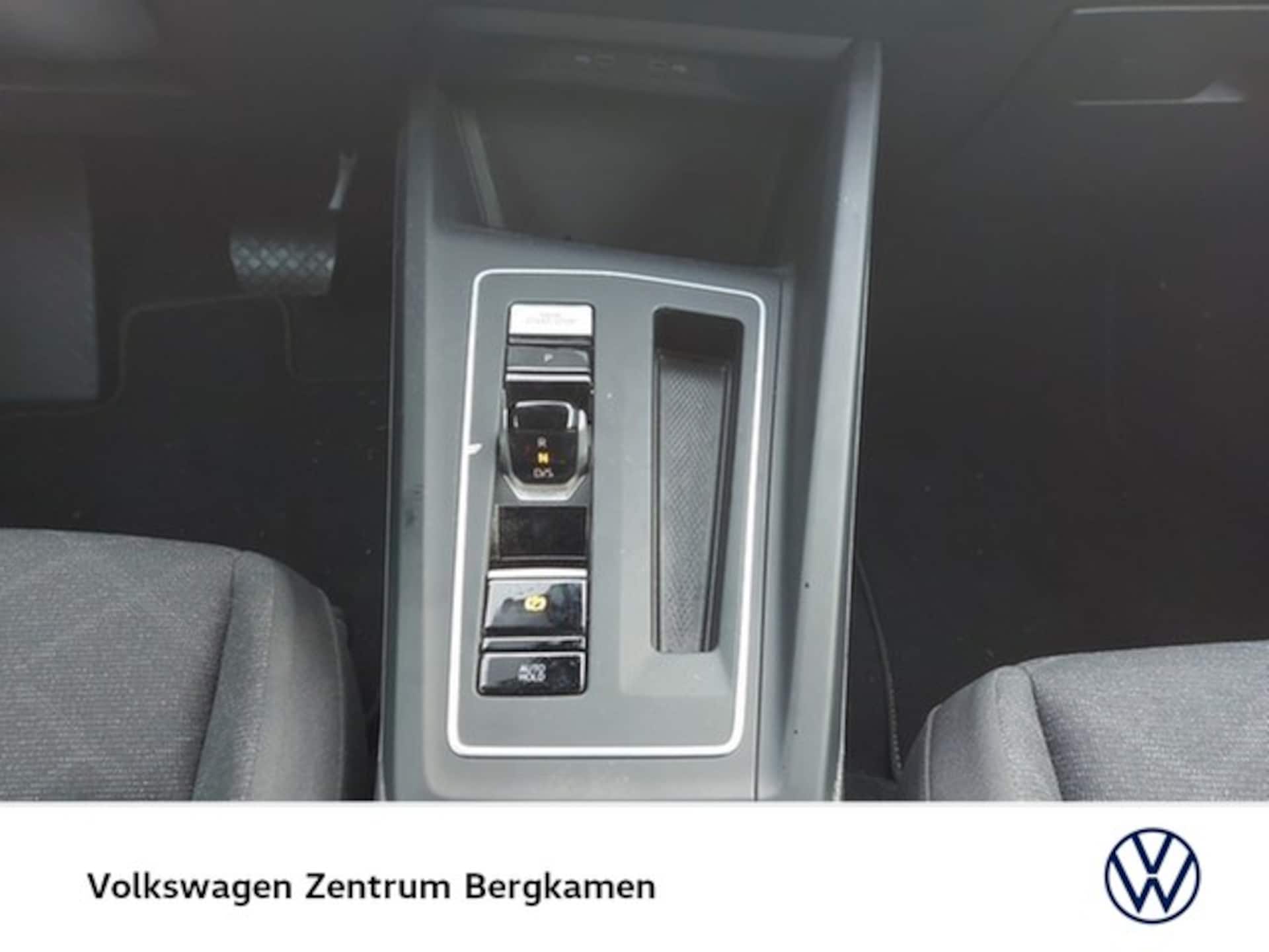 Volkswagen Golf Variant Life