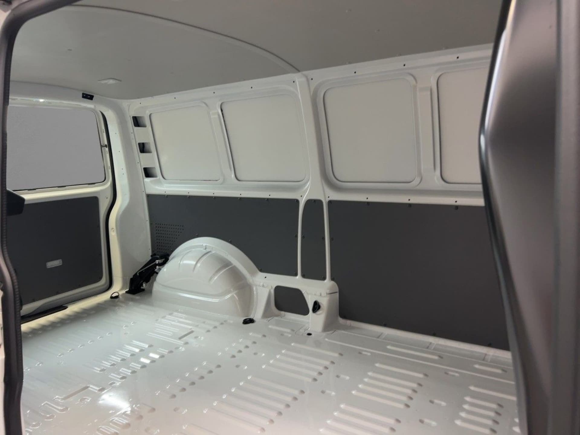 Volkswagen T6.1 Transporter Kasten langer Radstand