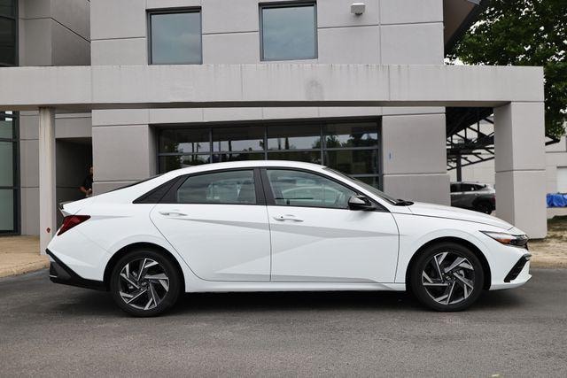 2025 Hyundai Elantra Hybrid