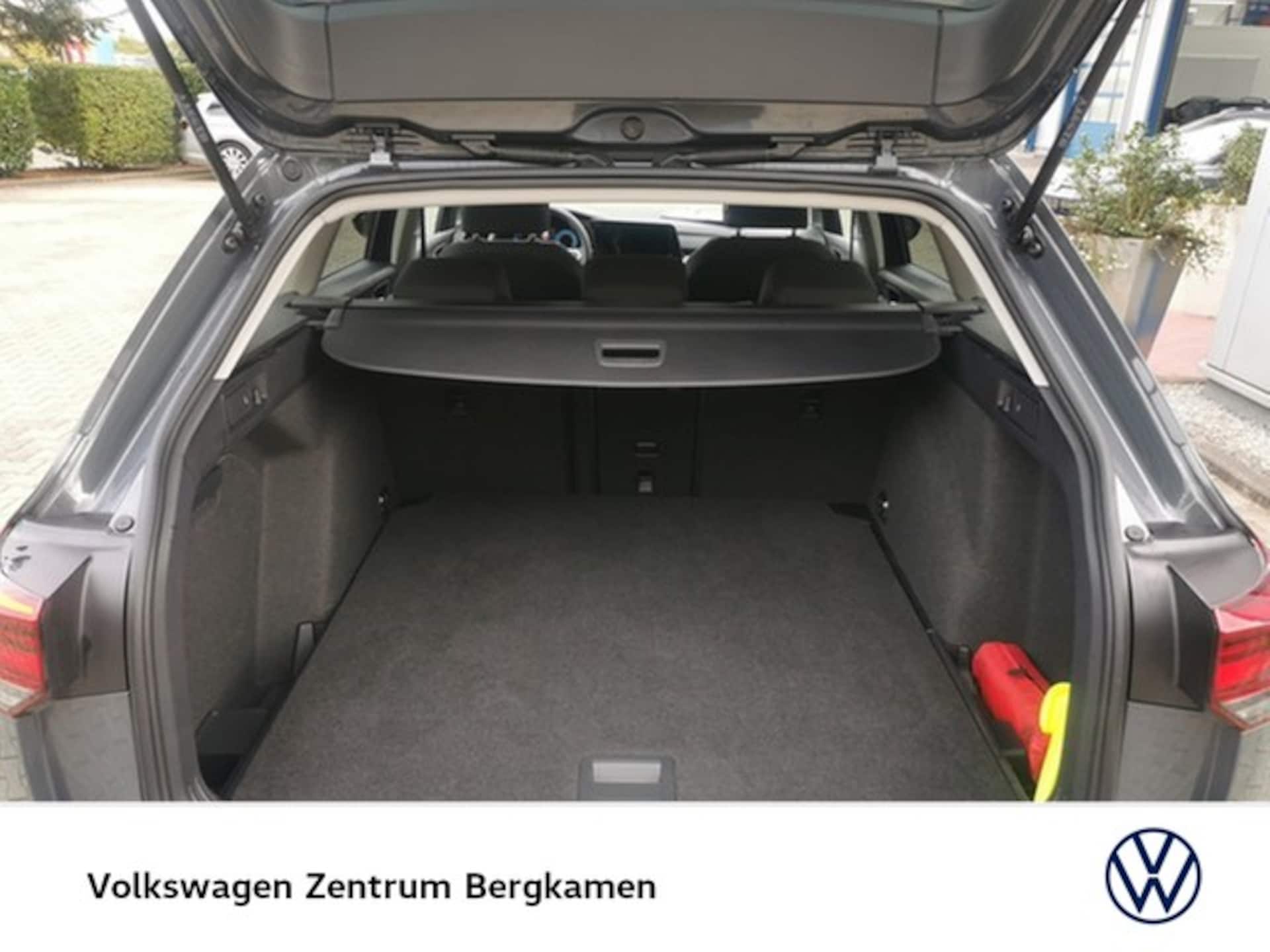 Volkswagen Golf Variant Life