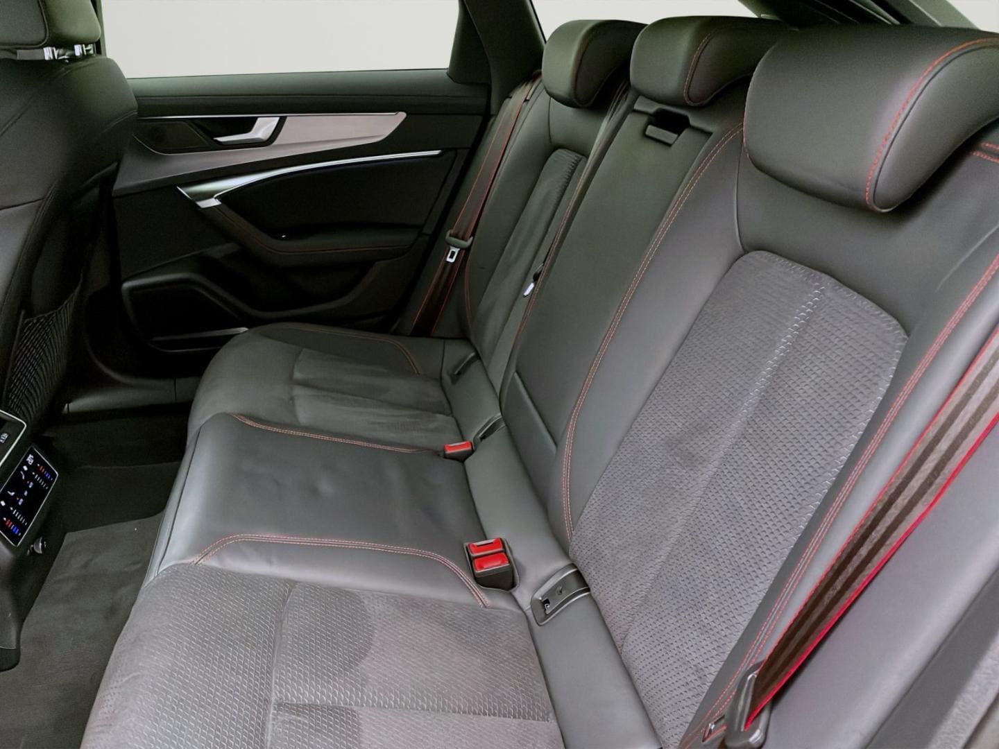 Bild über Audi S6 Avant TDI quattro tiptronic - für weitere Informationen kontaktieren Sie den Audi Partner