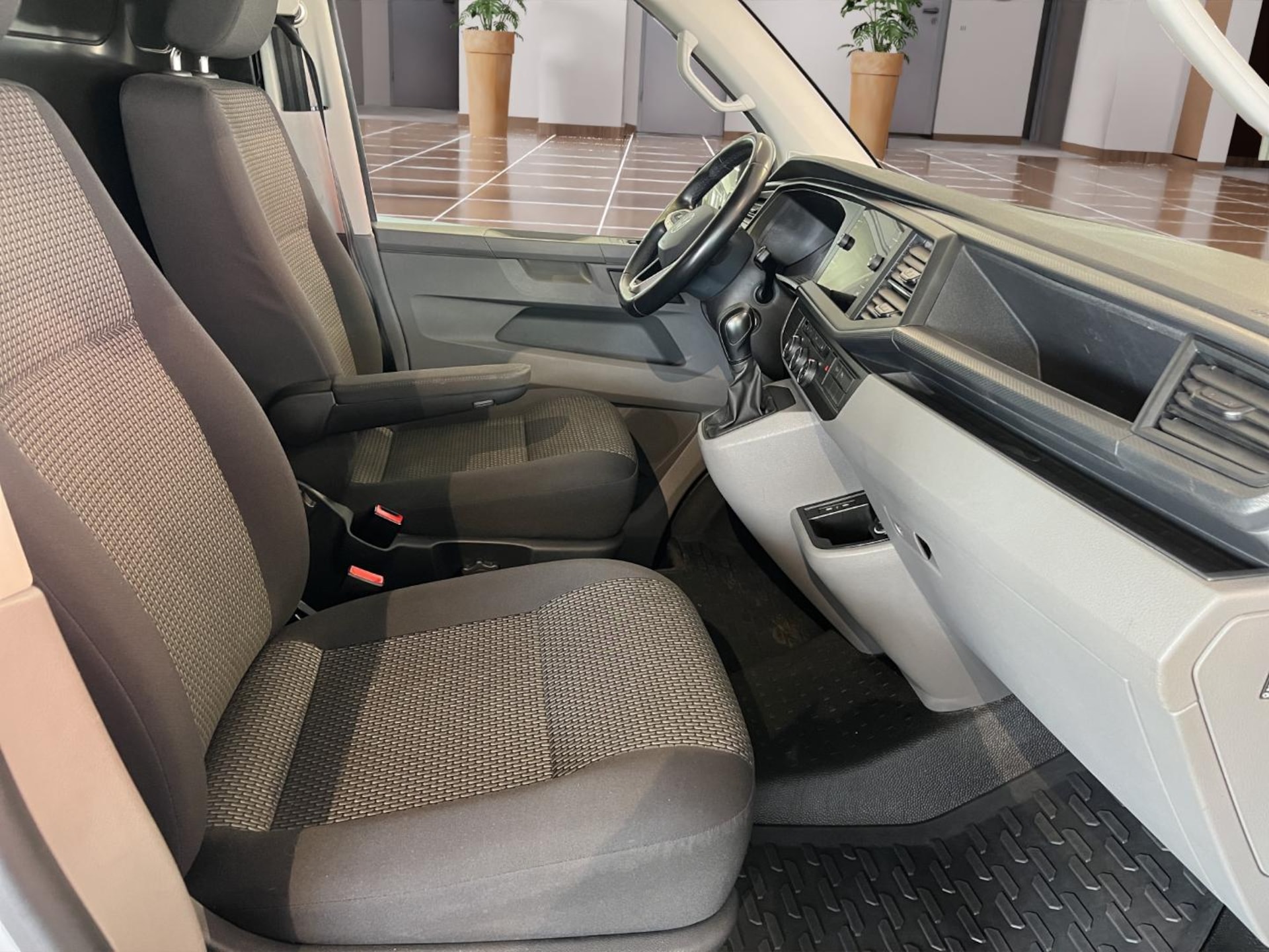 Volkswagen T6.1 Transporter Kasten kurzer Radstand