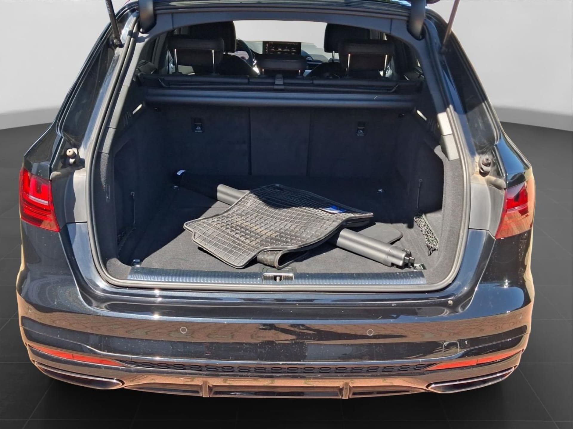 Audi A4 Avant S line