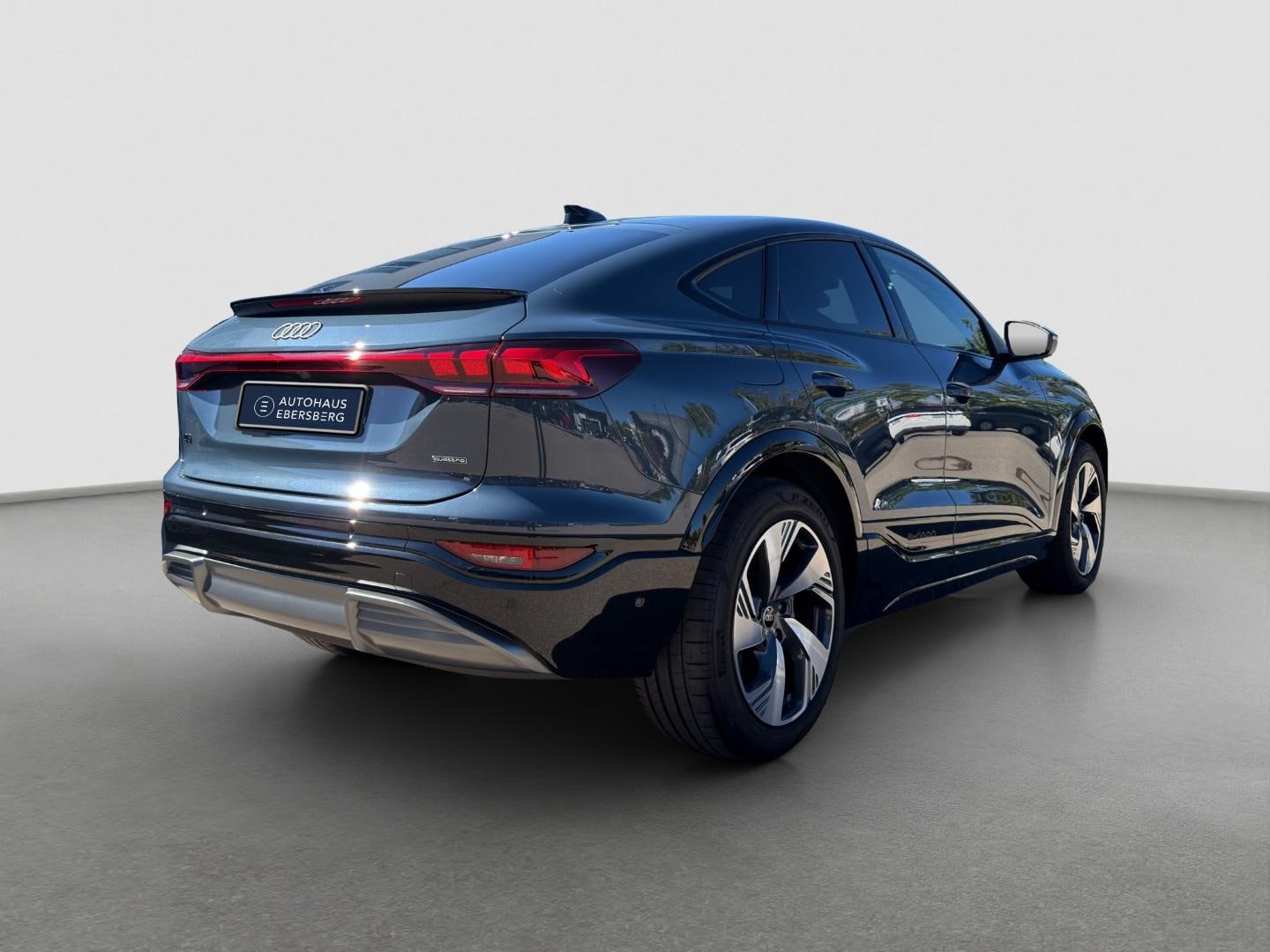 Bild über Audi Q6 Sportback e-tron e-tron quattro - für weitere Informationen kontaktieren Sie den Audi Partner
