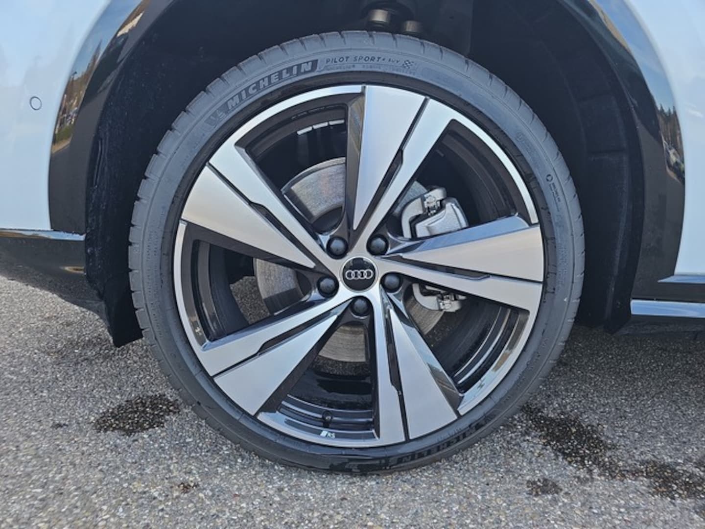 Bild über Audi Q5 SUV TDI quattro 150 kW S tronic - für weitere Informationen kontaktieren Sie den Audi Partner