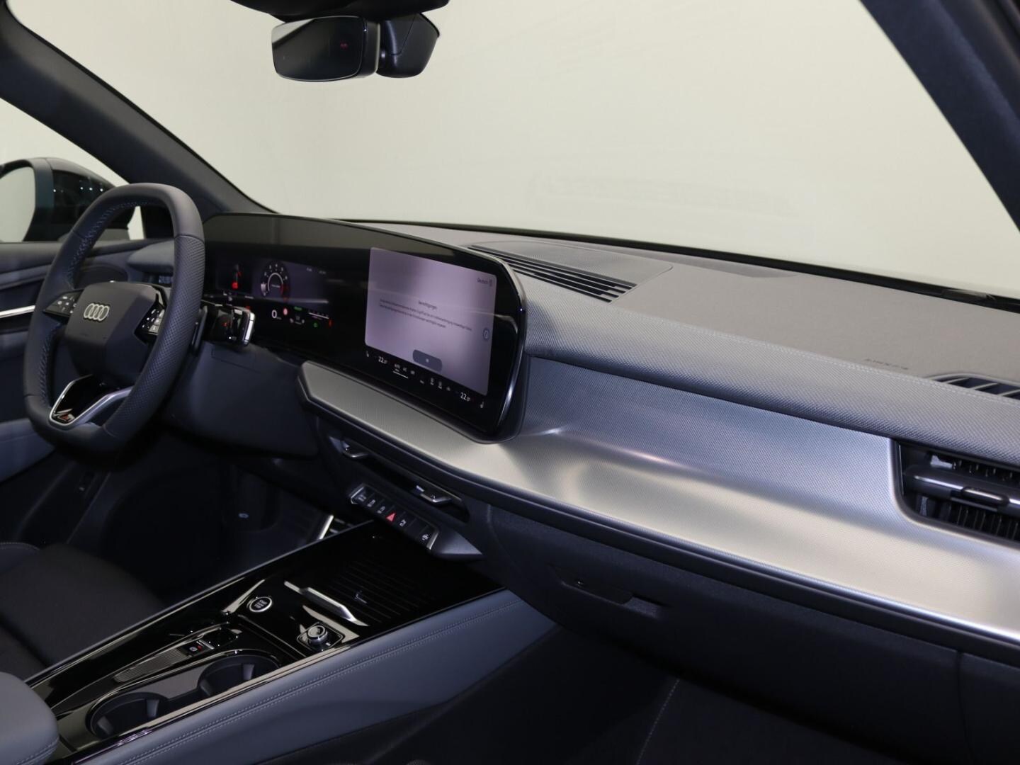 Bild über Audi Q3 SUV TFSI 110 kW S tronic - für weitere Informationen kontaktieren Sie den Audi Partner