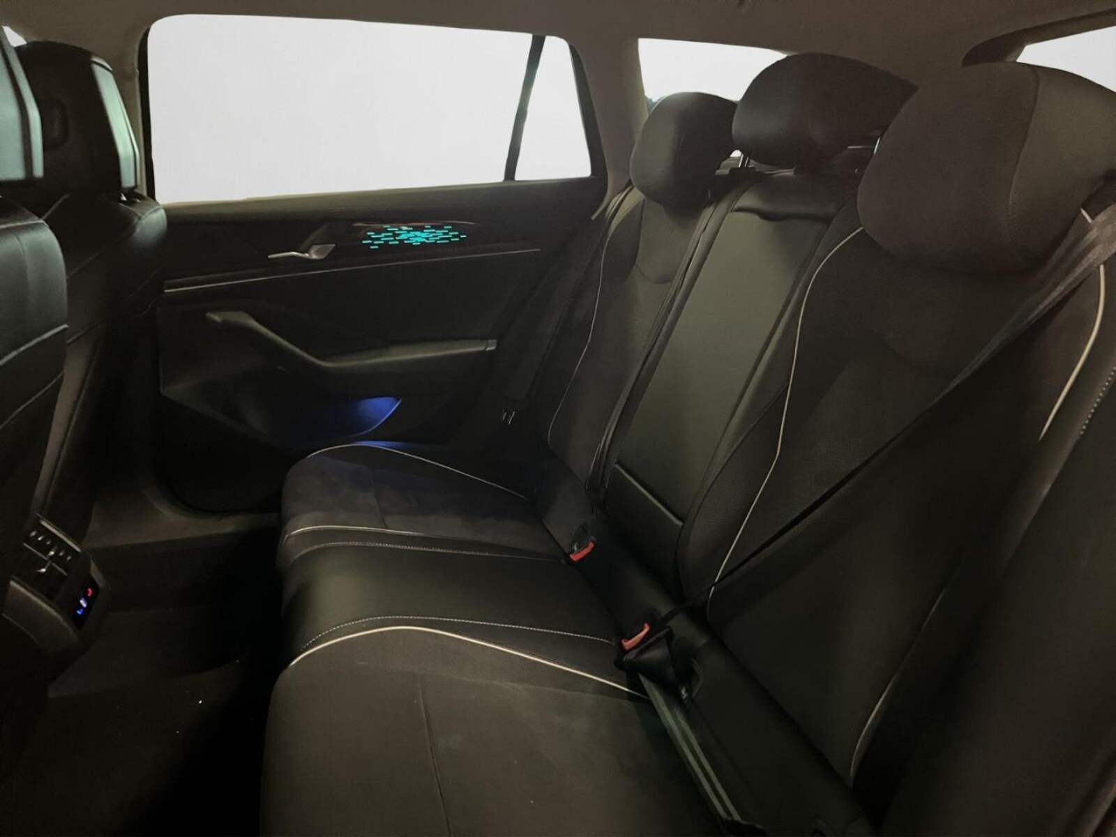 Volkswagen Passat – Bild 14