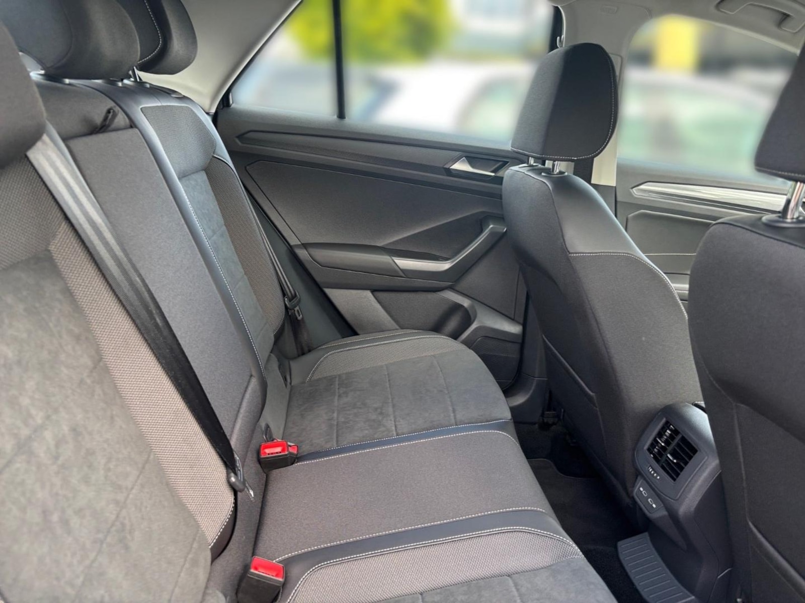 Volkswagen T-Roc – Bild 15