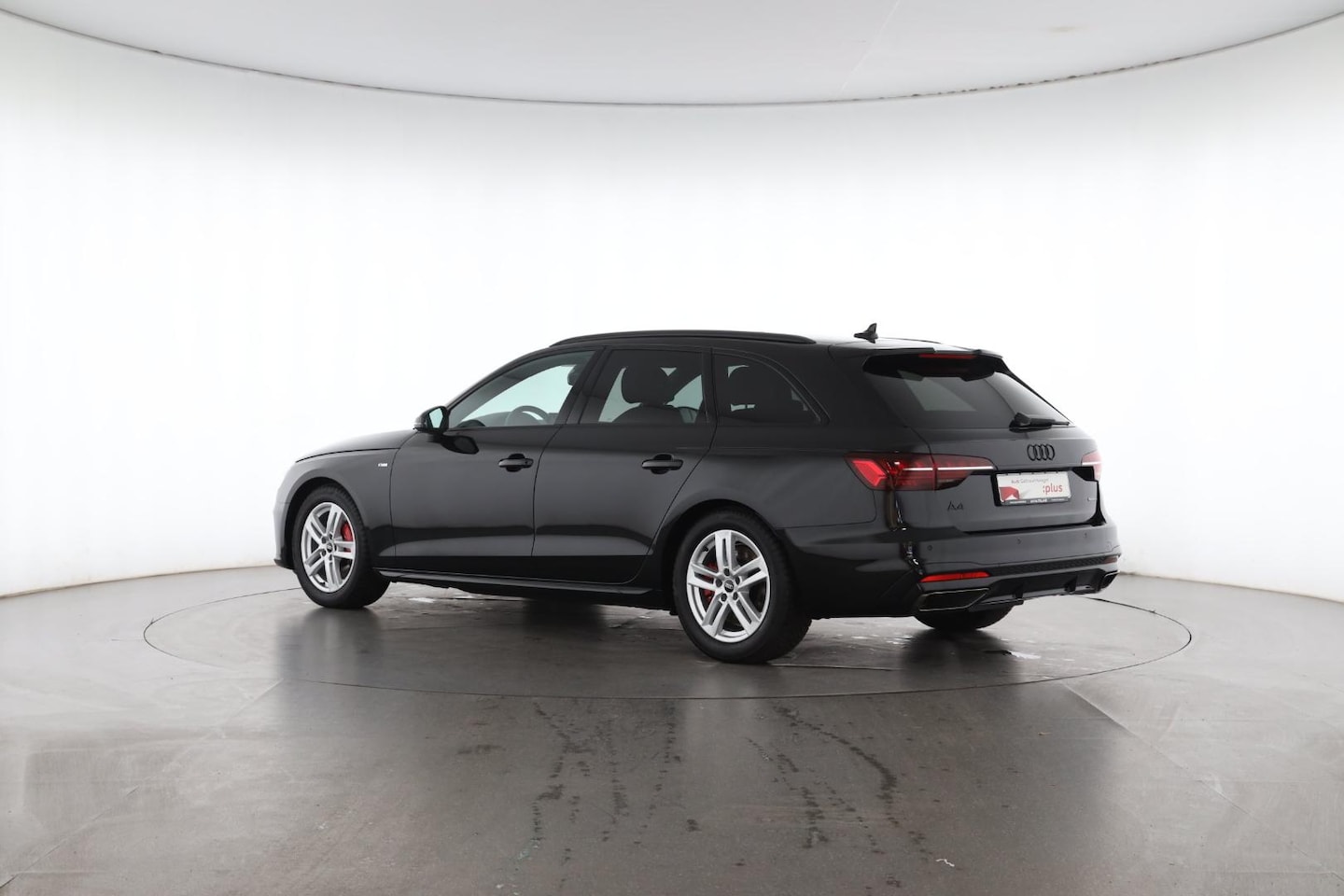 Bild über Audi A4 Avant S line 45 TFSI quattro S tronic - für weitere Informationen kontaktieren Sie den Audi Partner