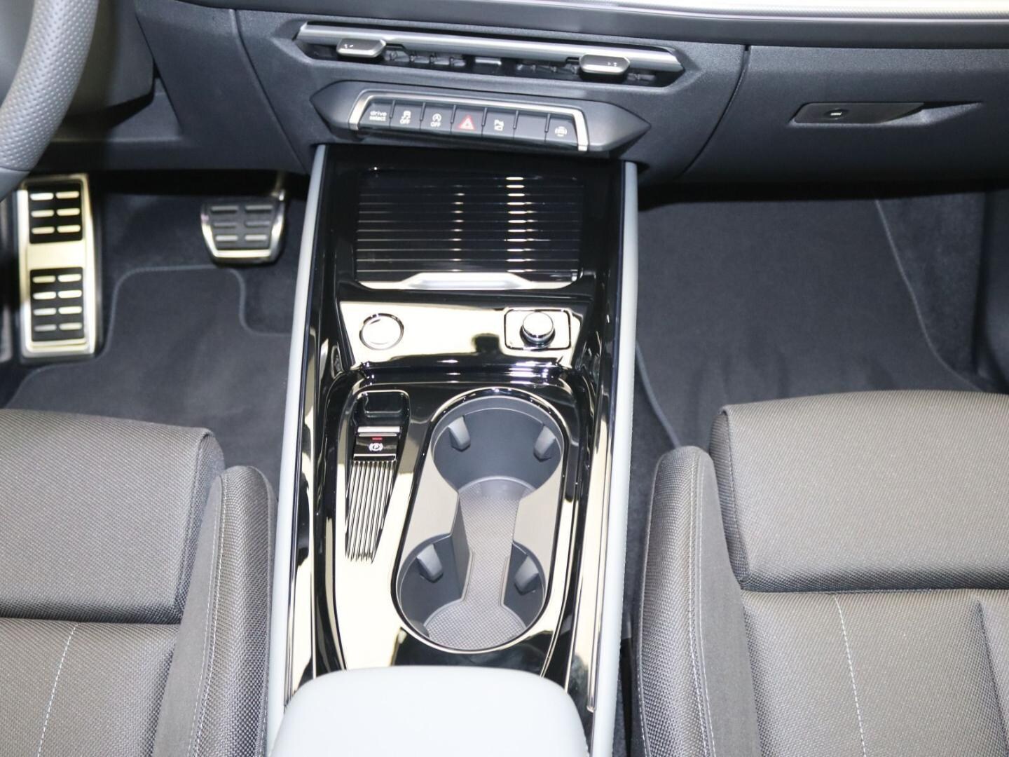 Bild über Audi Q3 SUV TFSI 110 kW S tronic - für weitere Informationen kontaktieren Sie den Audi Partner