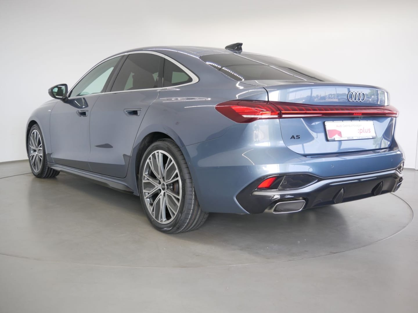 Bild über Audi A5 Limousine TFSI S tronic - für weitere Informationen kontaktieren Sie den Audi Partner