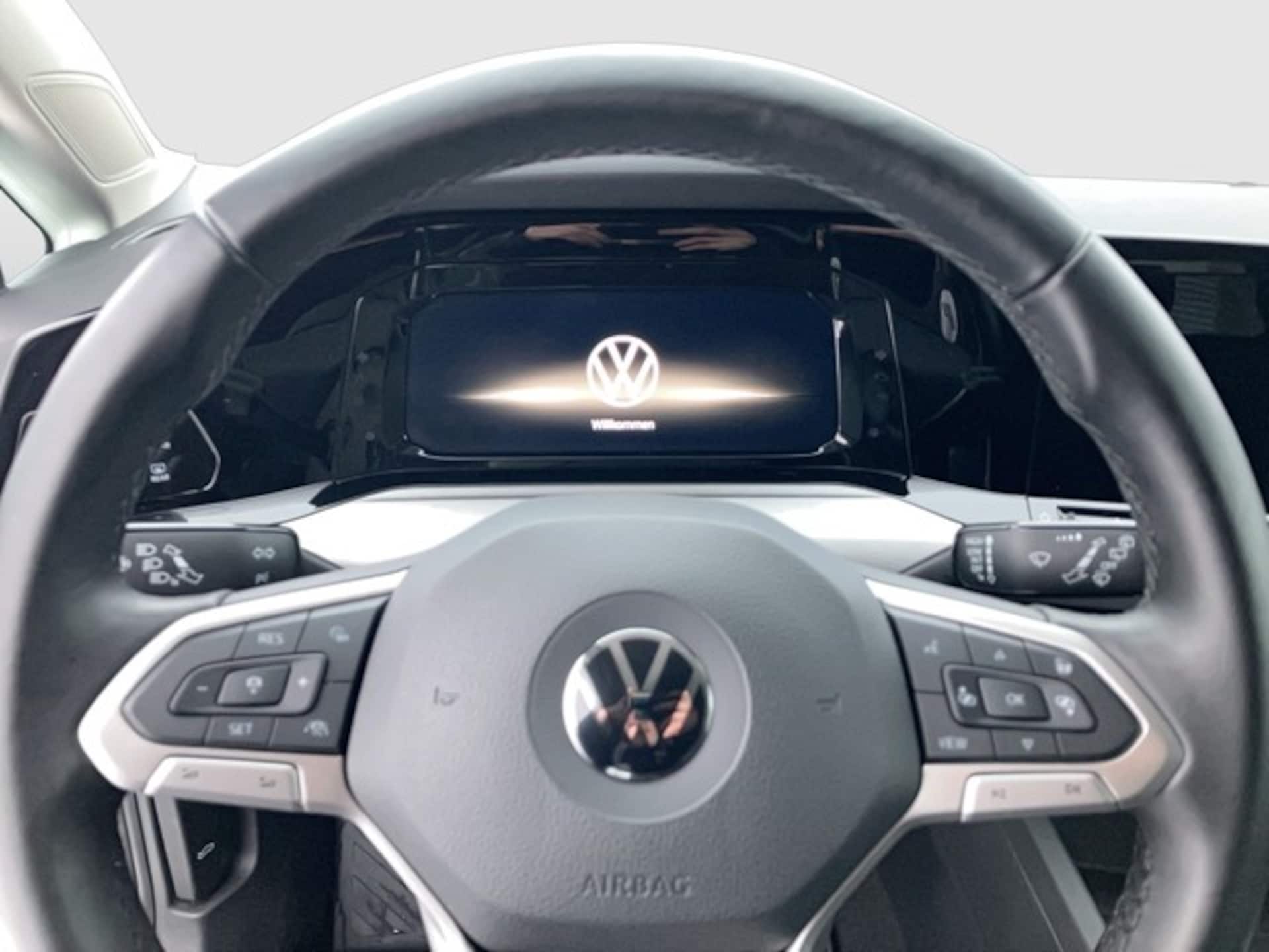 Volkswagen Golf Life