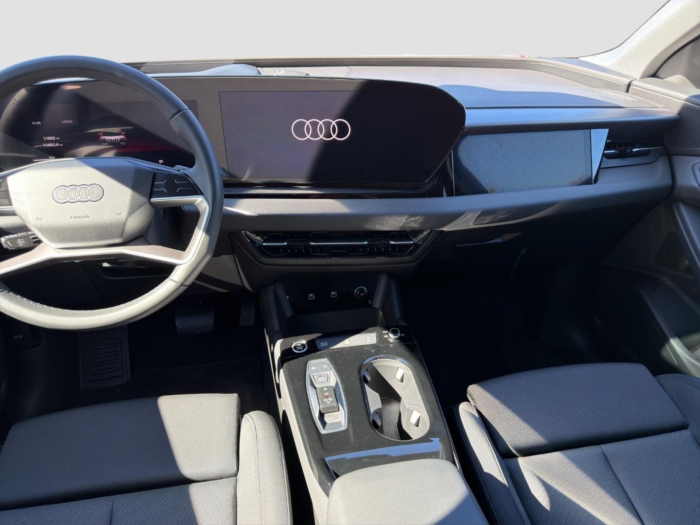 Bild über Audi Q6 Sportback e-tron e-tron quattro - für weitere Informationen kontaktieren Sie den Audi Partner
