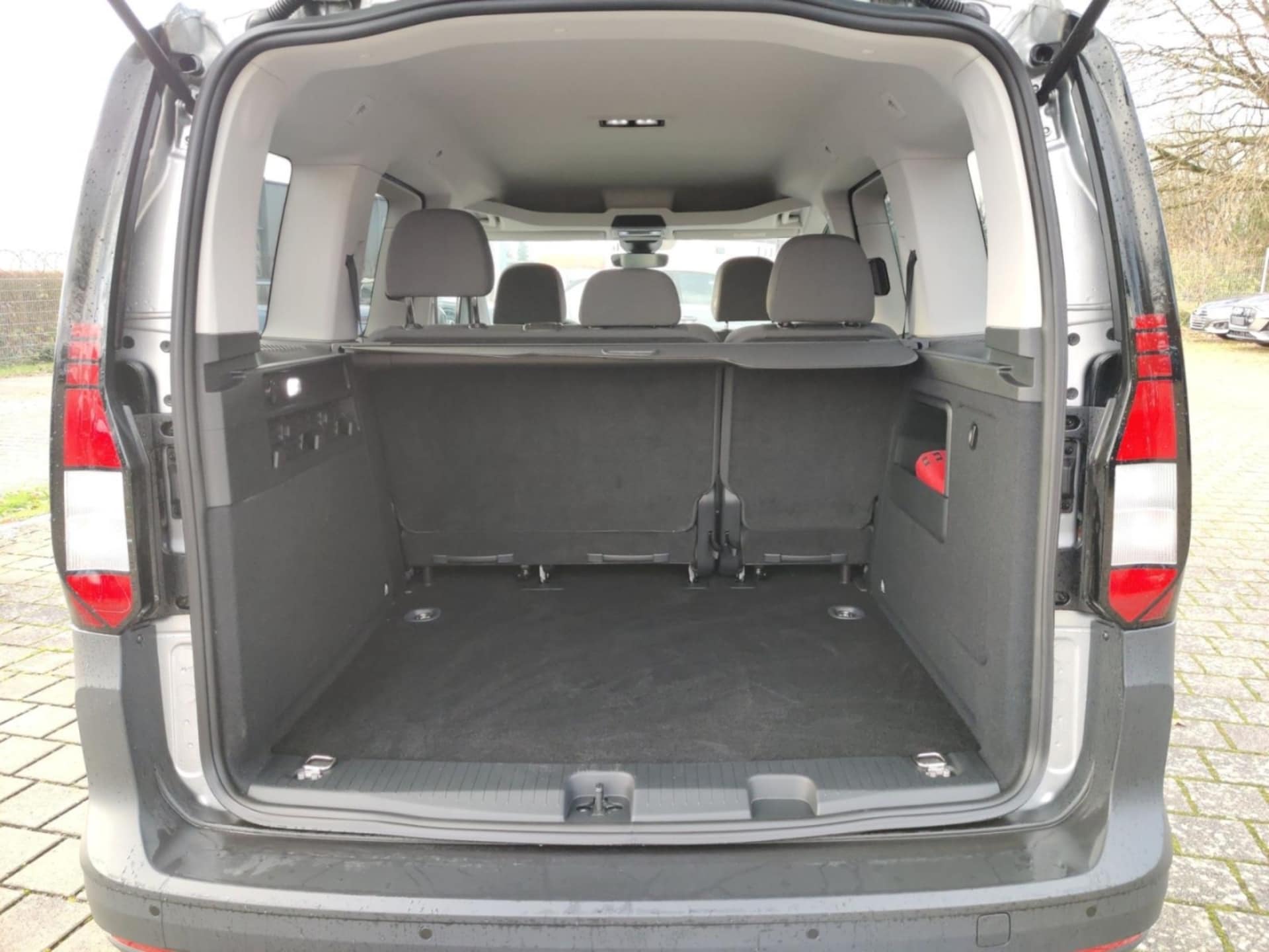 Volkswagen Caddy Basis-Modell