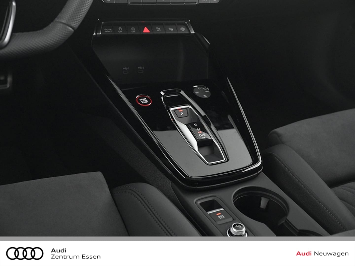 Bild über Audi RS 3 Sportback TFSI quattro 294 kW S tronic - für weitere Informationen kontaktieren Sie den Audi Partner