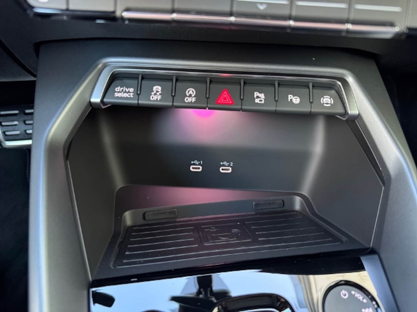 Bild über Audi A3 allstreet 35 TFSI S tronic - für weitere Informationen kontaktieren Sie den Audi Partner