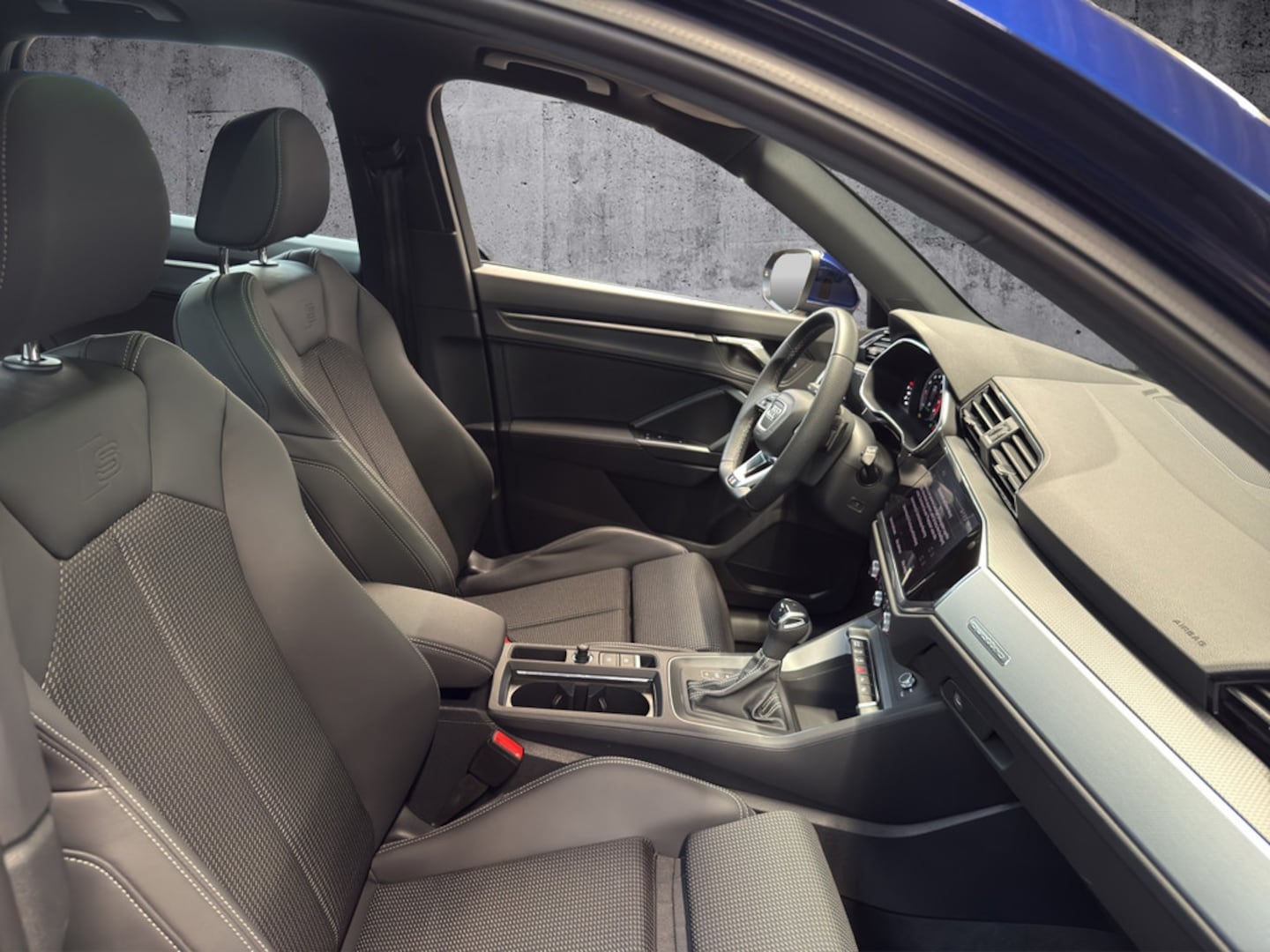 Bild über Audi Q3 S line 45 TFSI quattro S tronic - für weitere Informationen kontaktieren Sie den Audi Partner