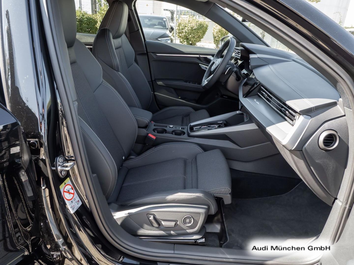 Bild über Audi A3 Sportback TFSI 110 kW S tronic - für weitere Informationen kontaktieren Sie den Audi Partner