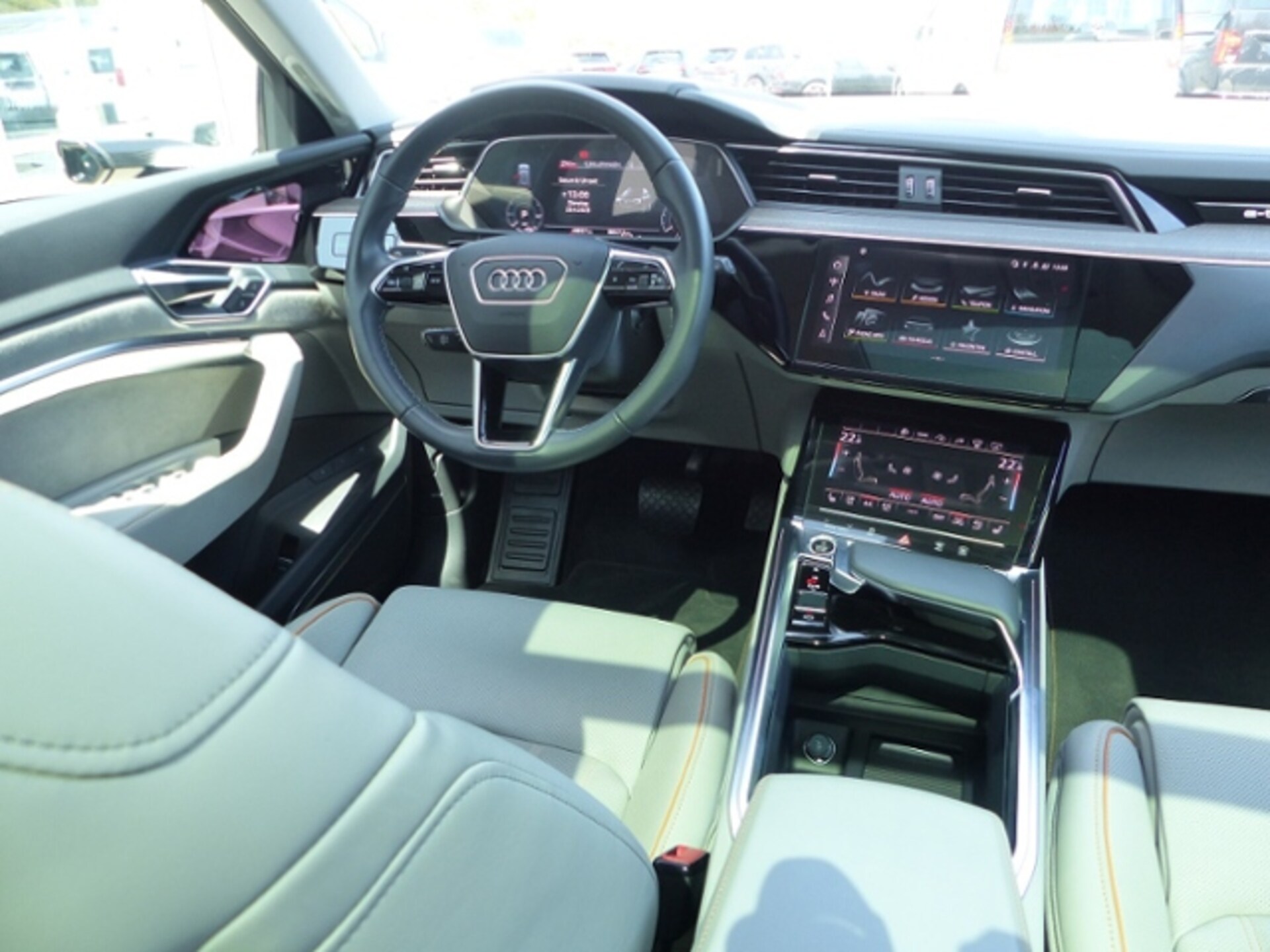 Audi e-tron S line