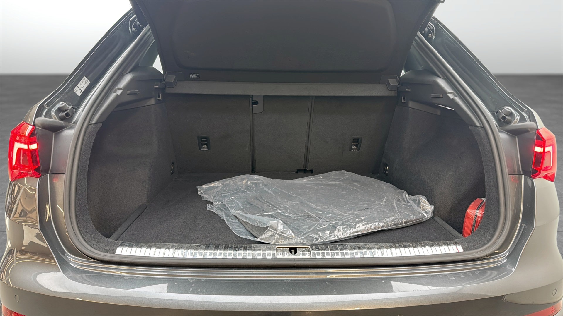 Bild som visar Audi Q3 Q3 35 TDI quattro S line 150 hk 6-växlad - för mer information kontakta din Audi Partner